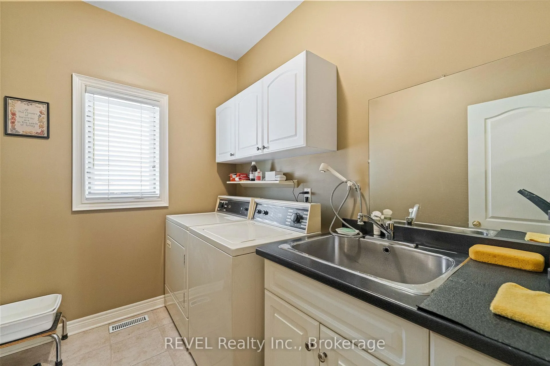 Photo 29 of 5 Beechwood Crescent, Pelham, Fonthill — HOMEH