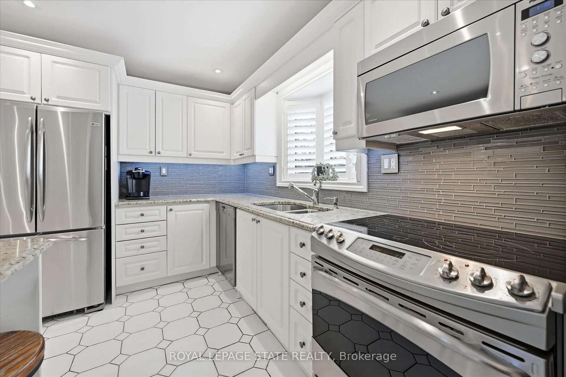 Photo 9 of 2192 Ireland Drive, Burlington, Mountainside — HOMEH