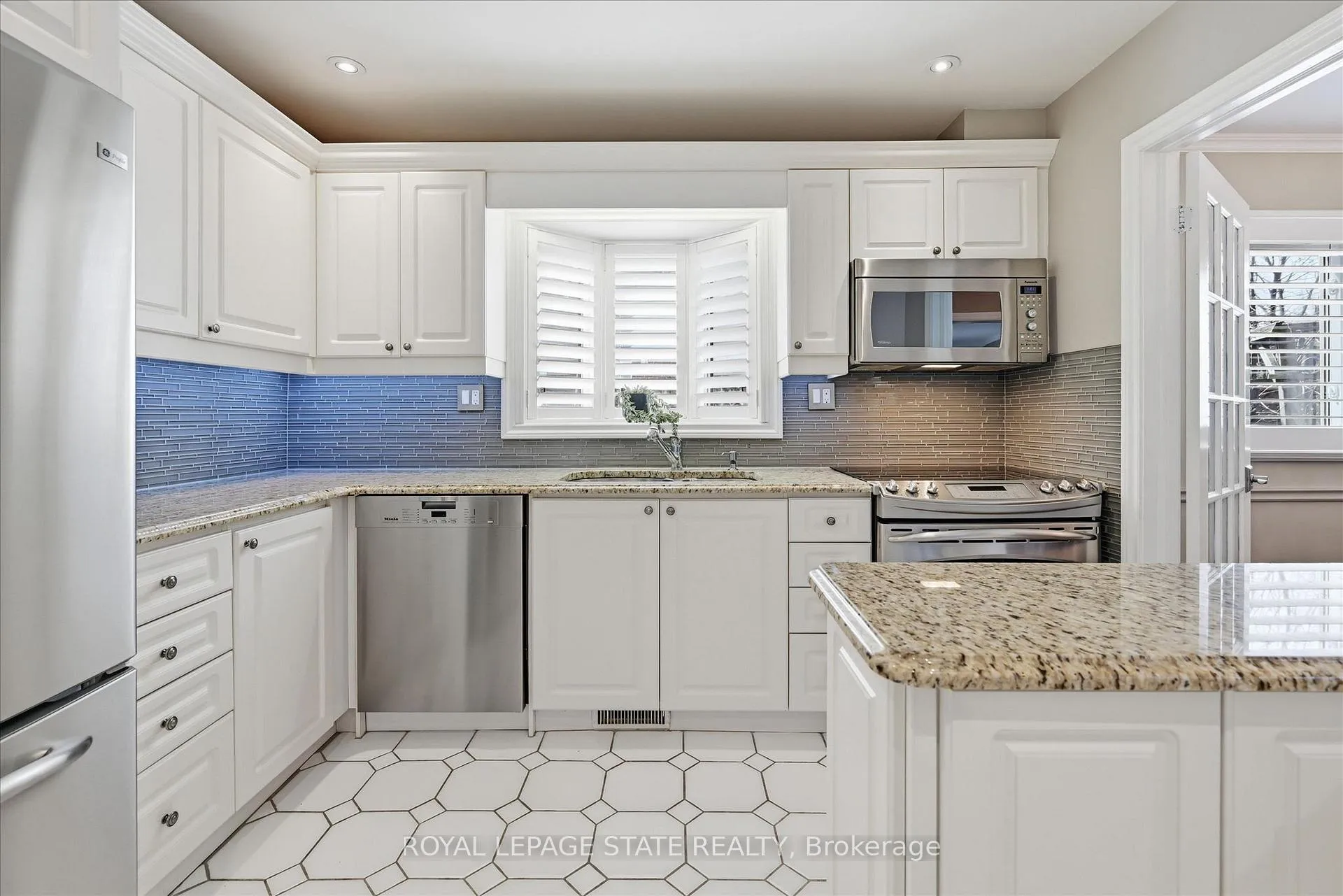 Photo 12 of 2192 Ireland Drive, Burlington, Mountainside — HOMEH