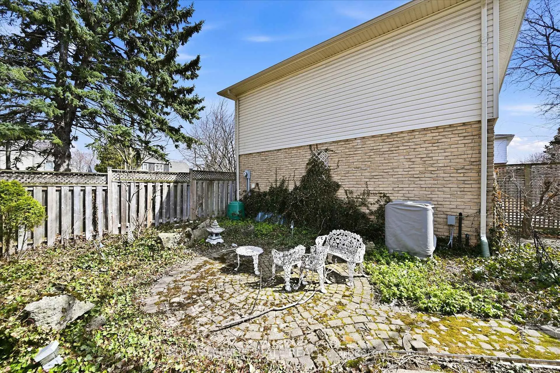 Photo 34 of 2192 Ireland Drive, Burlington, Mountainside — HOMEH