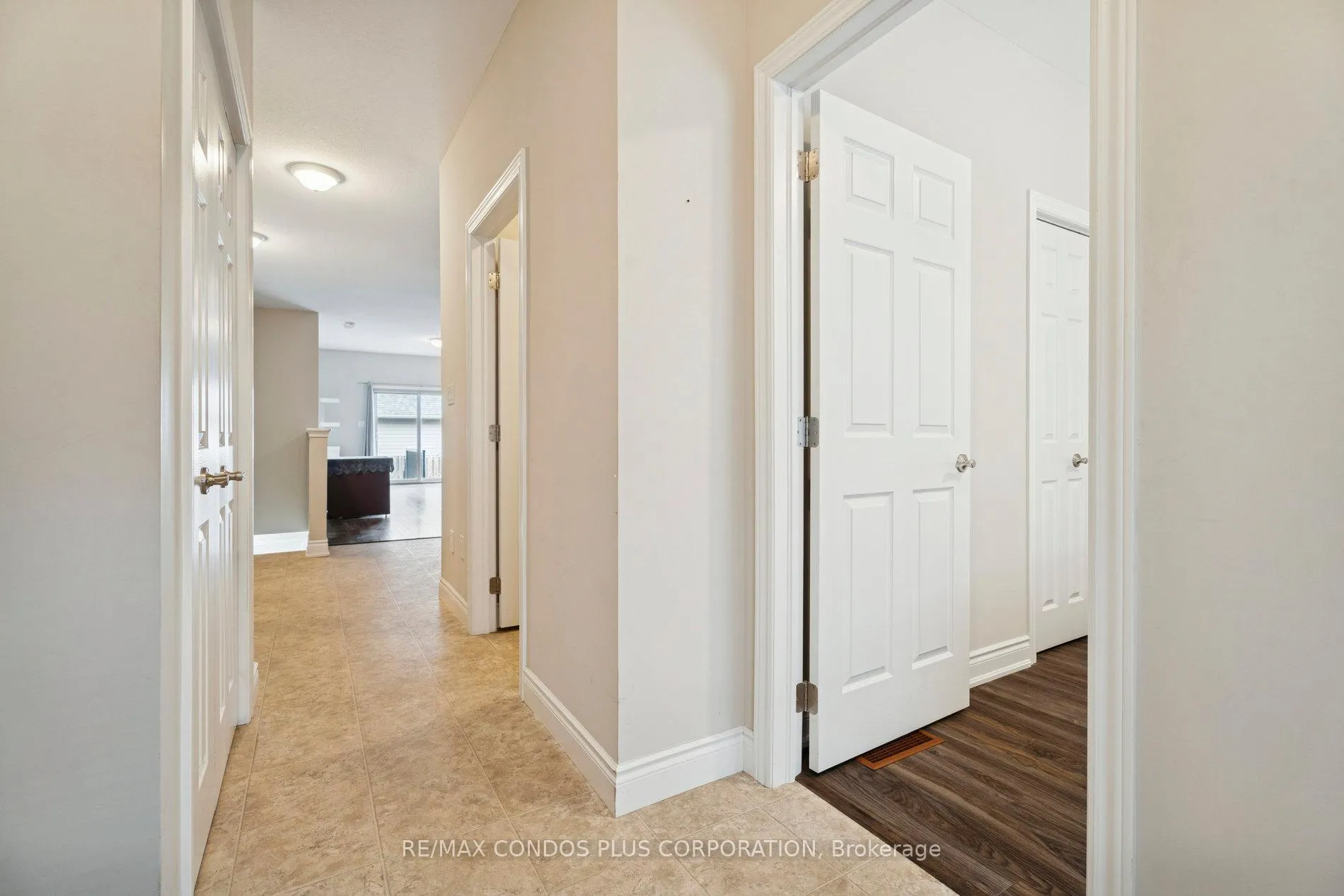 Photo 4 of 14 Danny Drive, Orillia — HOMEH