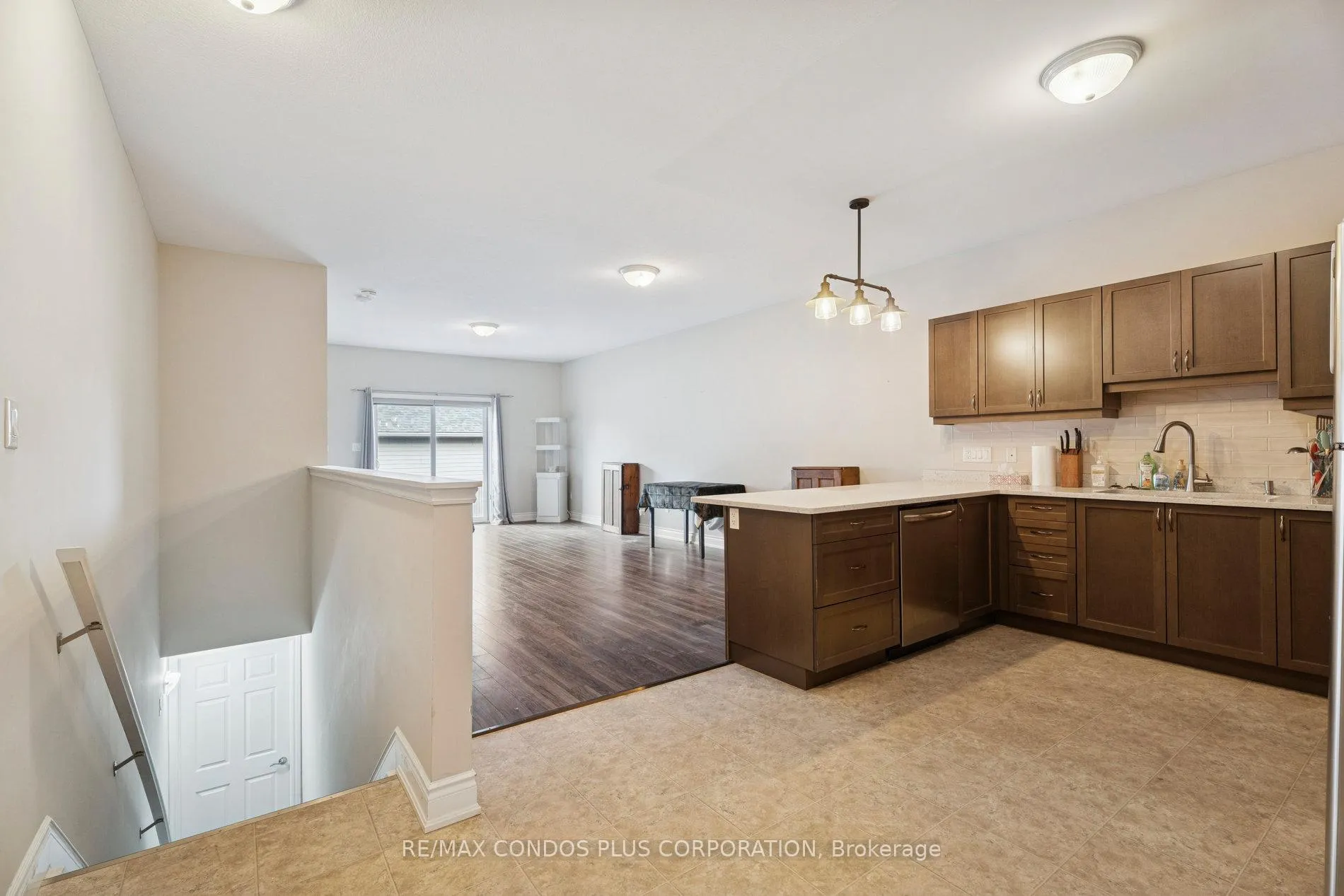 Photo 11 of 14 Danny Drive, Orillia — HOMEH
