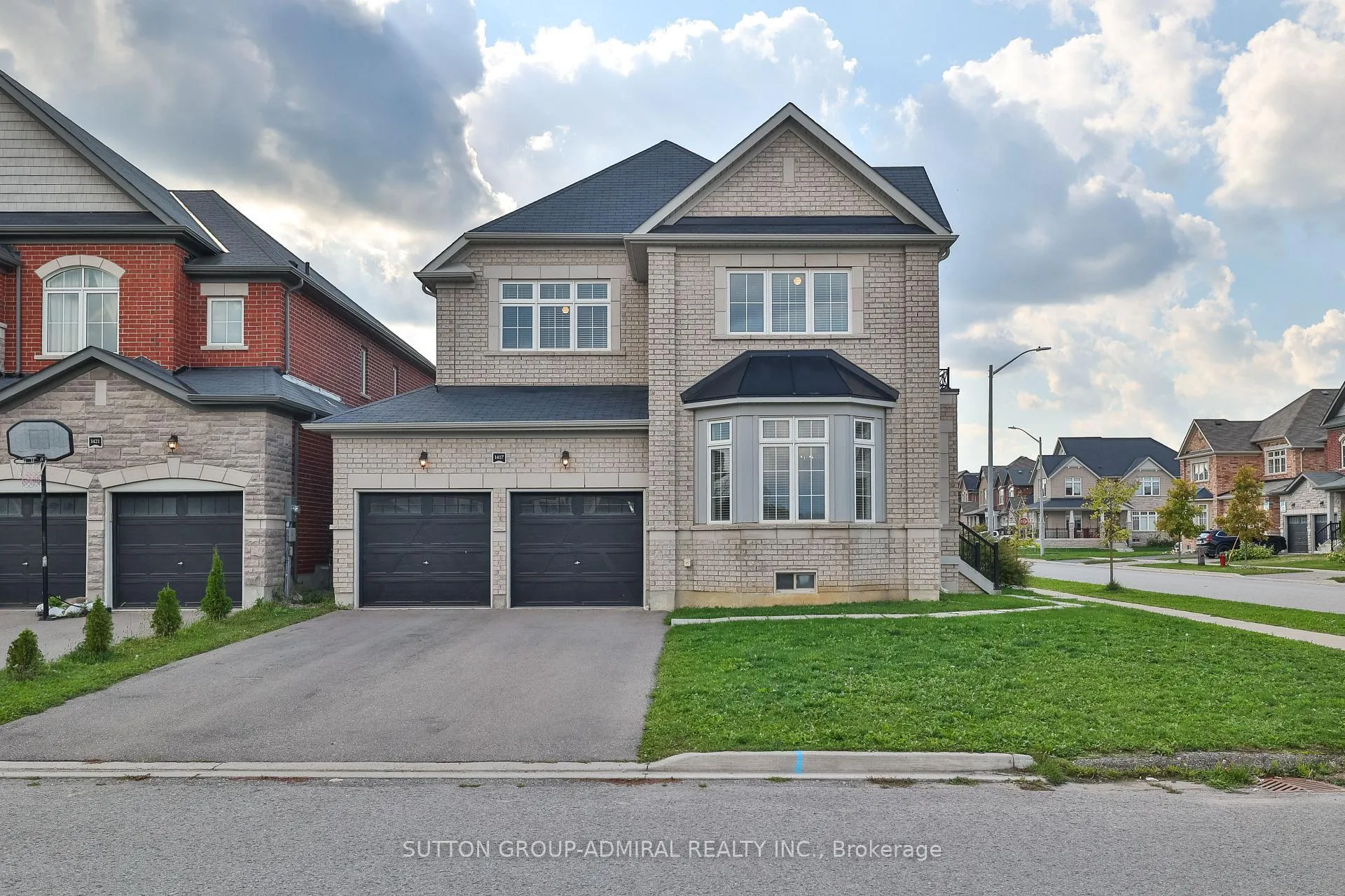 Photo 2 of 1417 Farrow Crescent, Innisfil, Rural Innisfil — HOMEH