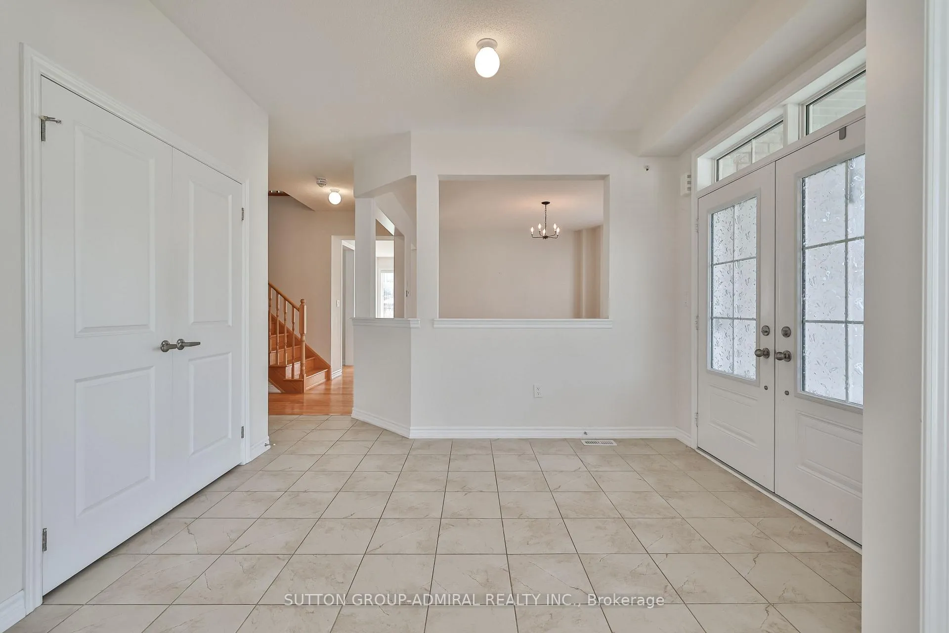 Photo 5 of 1417 Farrow Crescent, Innisfil, Rural Innisfil — HOMEH