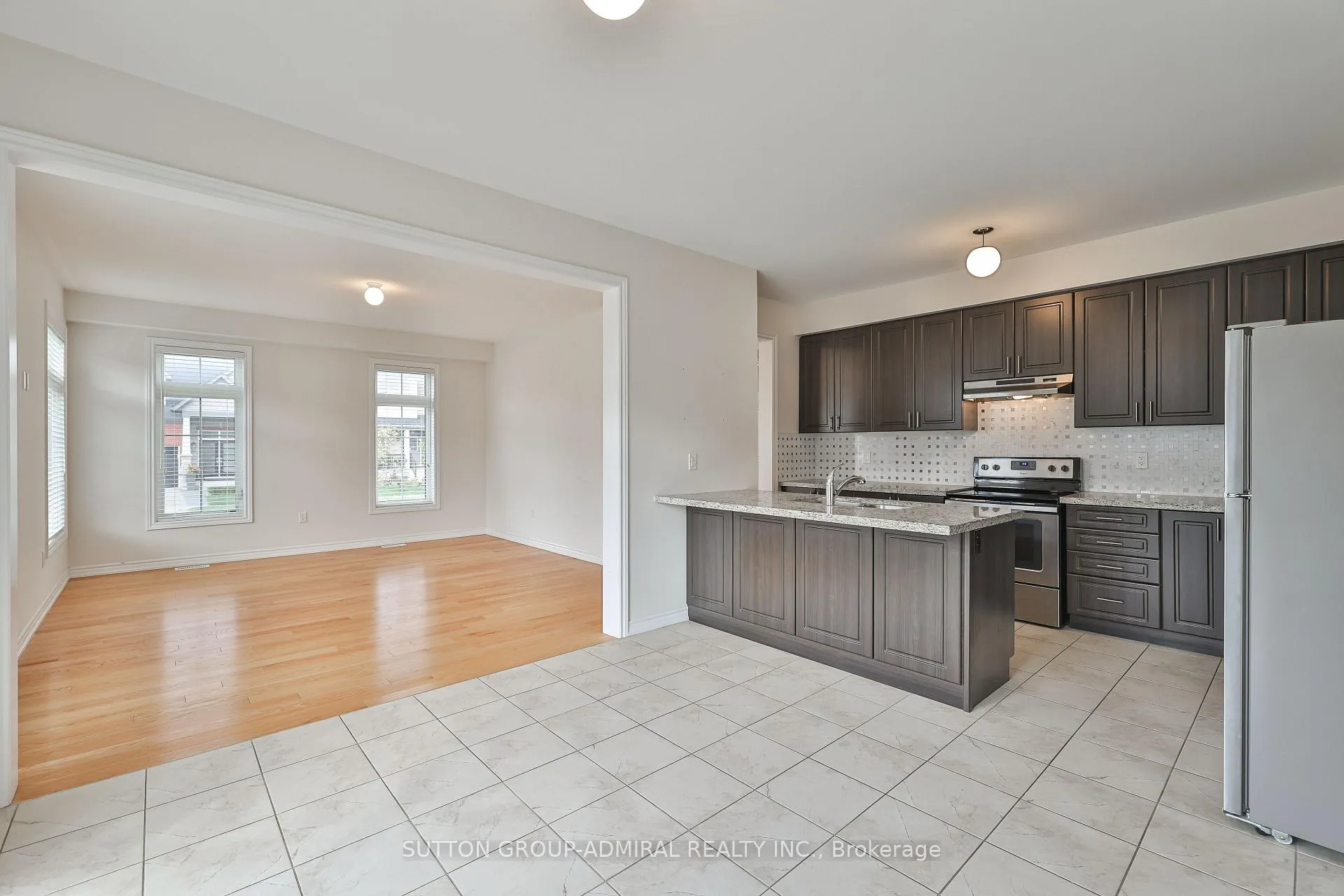 Photo 10 of 1417 Farrow Crescent, Innisfil, Rural Innisfil — HOMEH