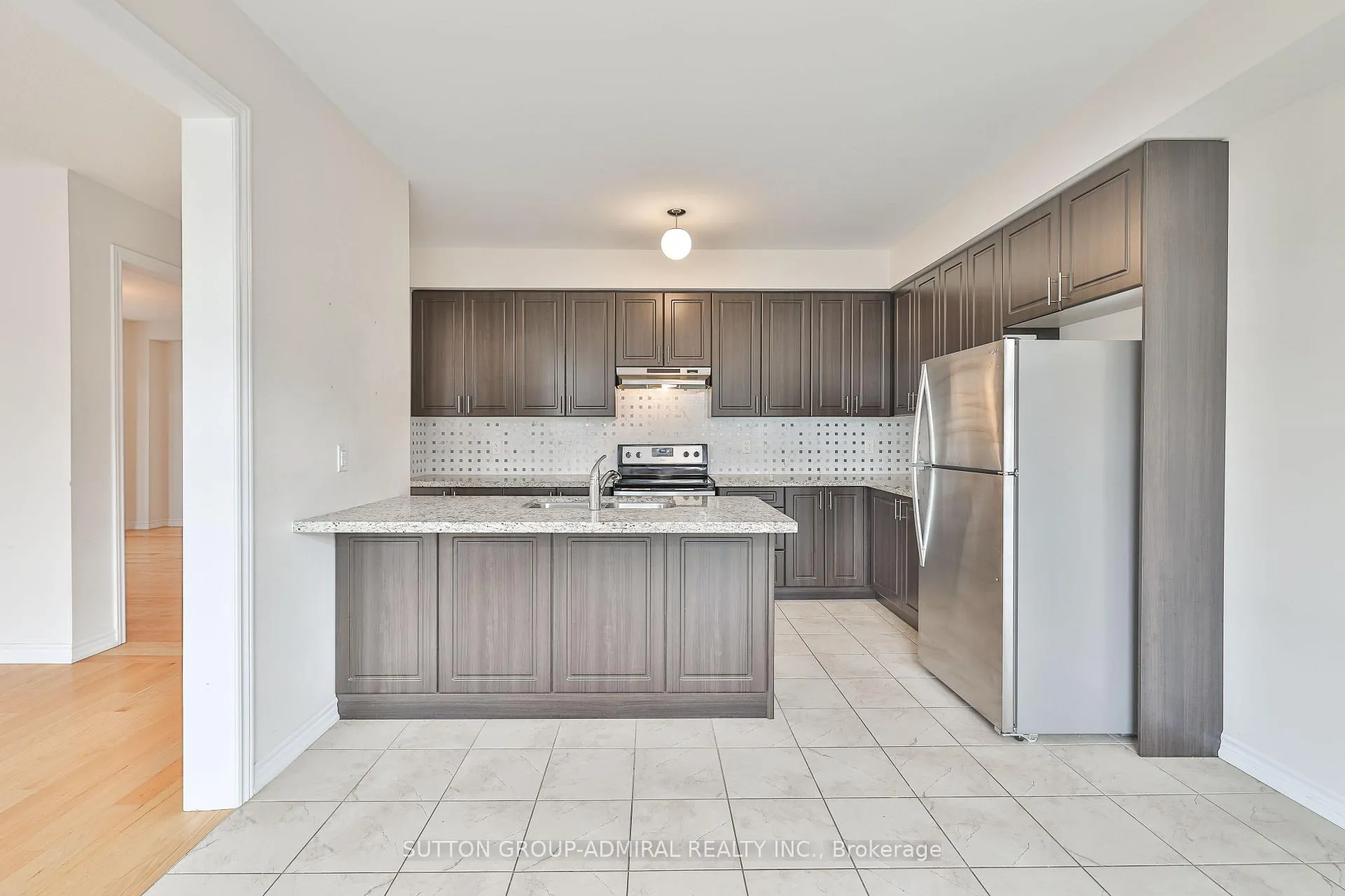 Photo 11 of 1417 Farrow Crescent, Innisfil, Rural Innisfil — HOMEH