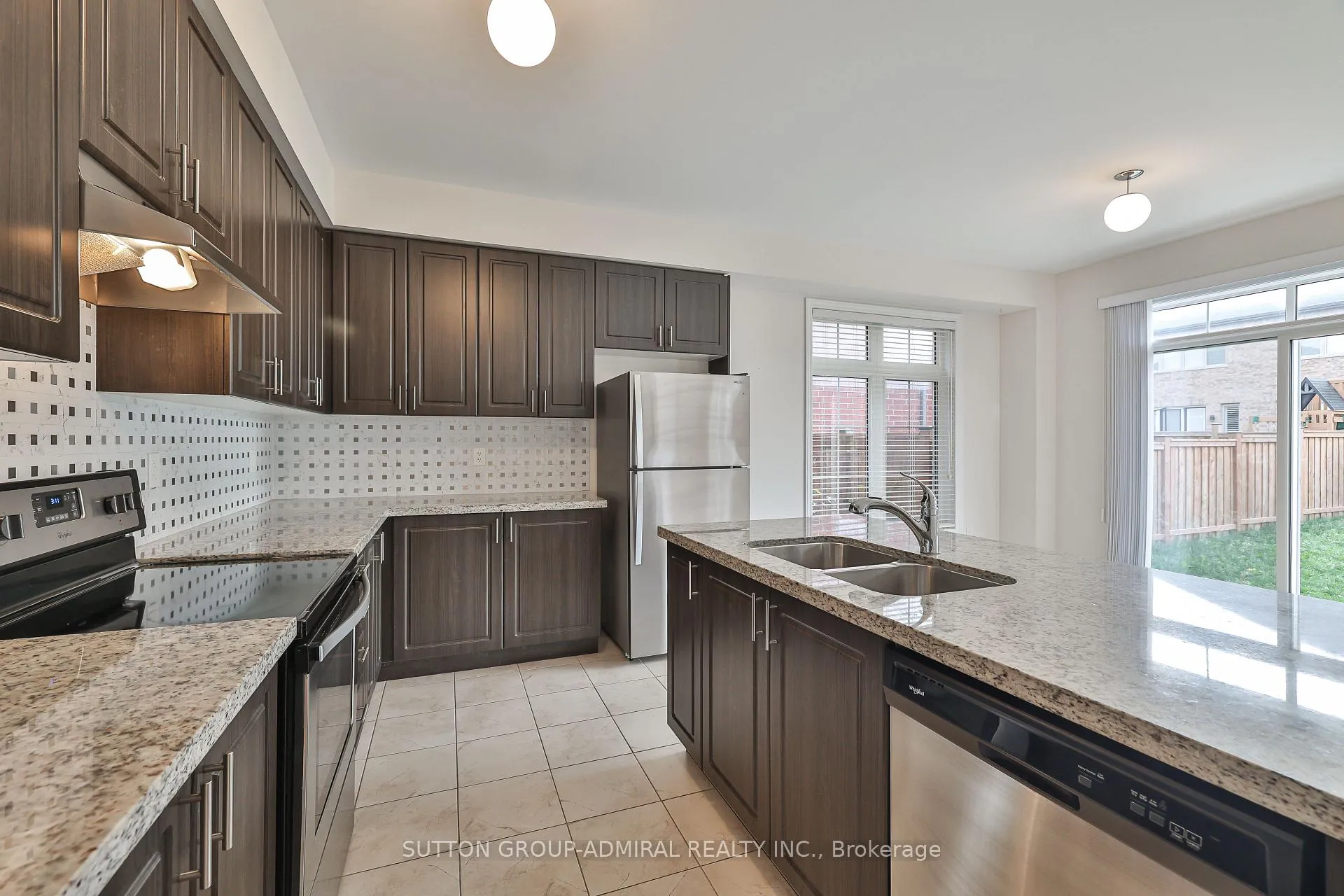 Photo 12 of 1417 Farrow Crescent, Innisfil, Rural Innisfil — HOMEH
