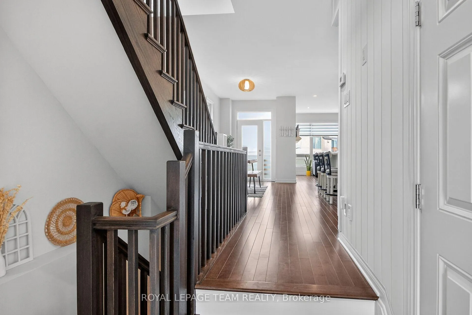 Photo 2 of 545 Borbridge Avenue, Ottawa, Riverside South/Gloucester Glen — HOMEH
