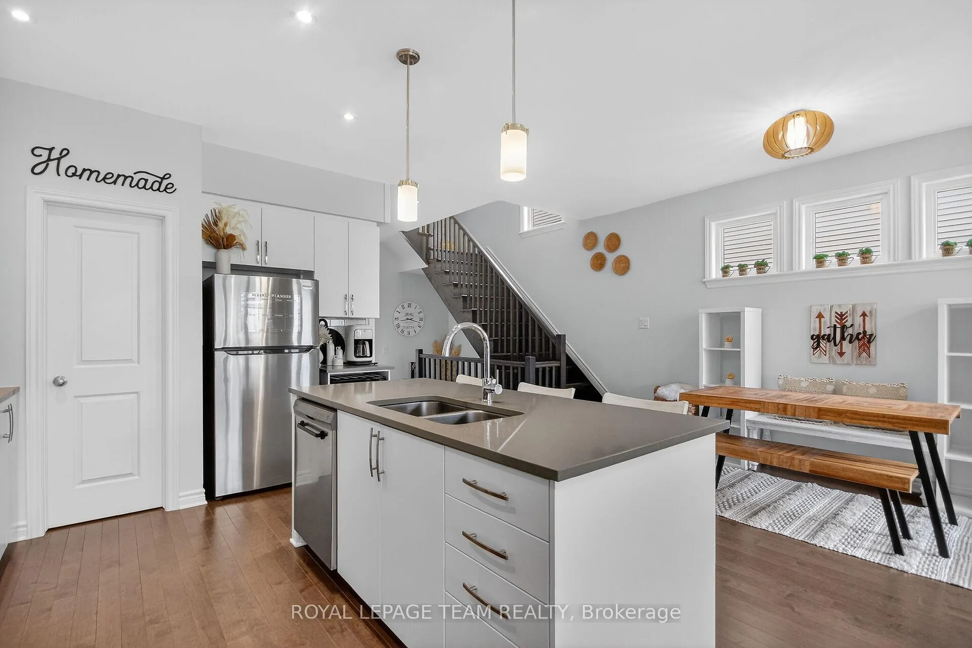 Photo 5 of 545 Borbridge Avenue, Ottawa, Riverside South/Gloucester Glen — HOMEH
