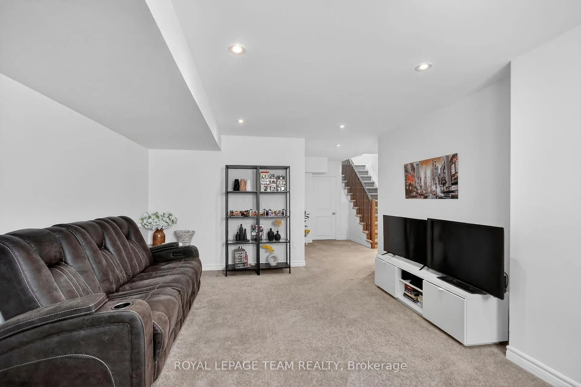 Photo 34 of 545 Borbridge Avenue, Ottawa, Riverside South/Gloucester Glen — HOMEH
