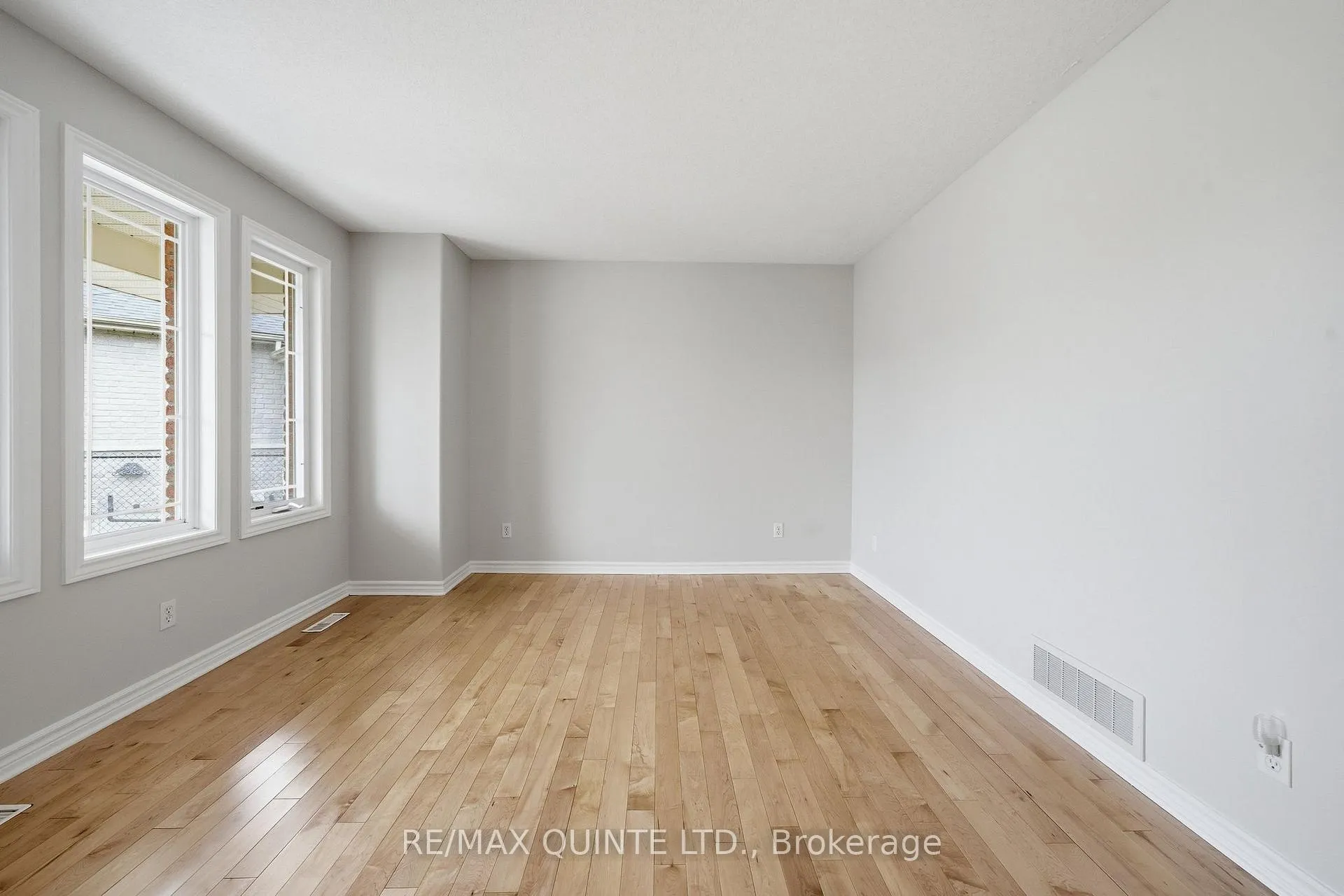 Photo 8 of 24 Britton Place, Belleville, Belleville Ward — HOMEH