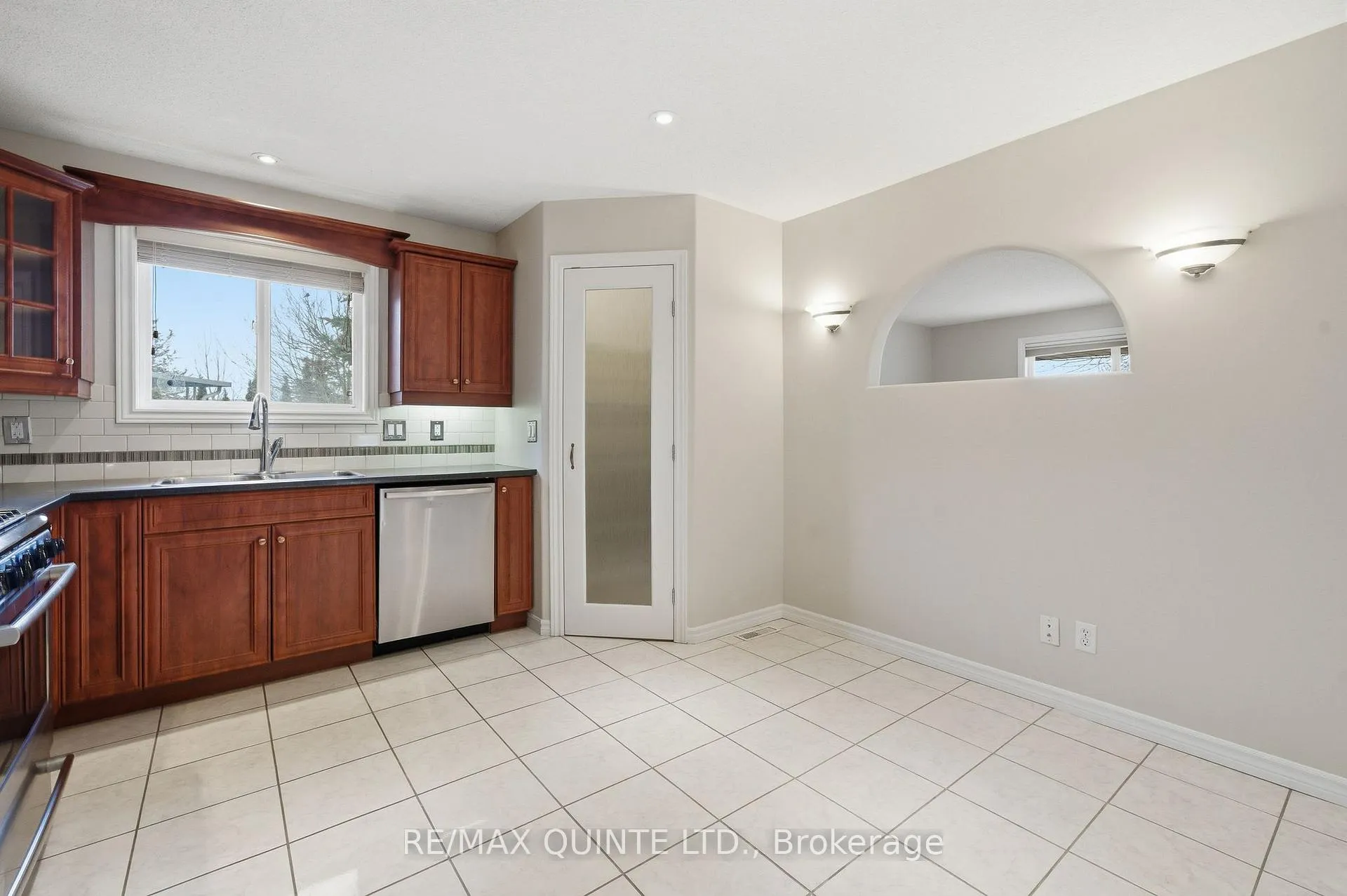 Photo 16 of 24 Britton Place, Belleville, Belleville Ward — HOMEH