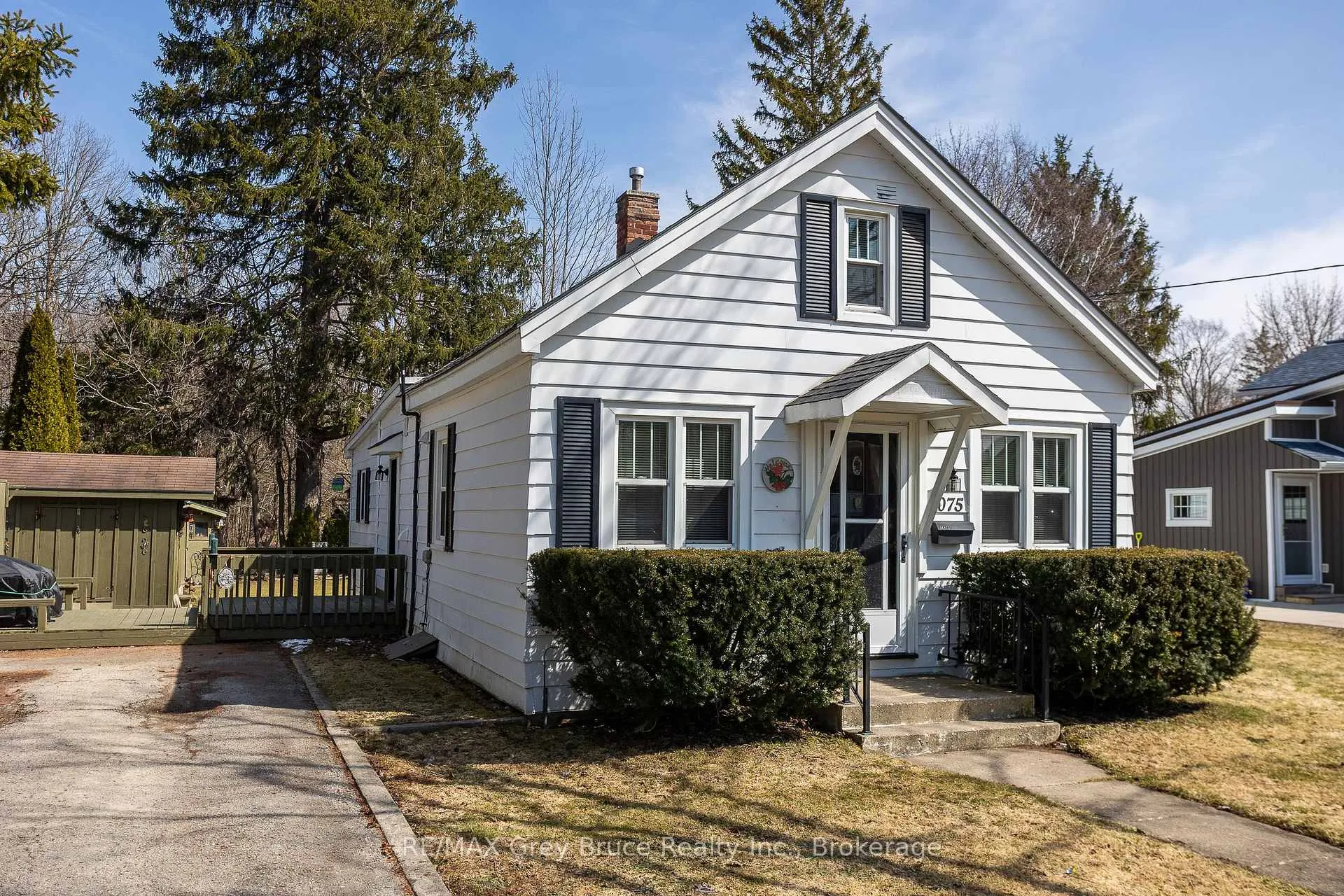 Photo 1 of 1075 6th Avenue W, Owen Sound — HOMEH