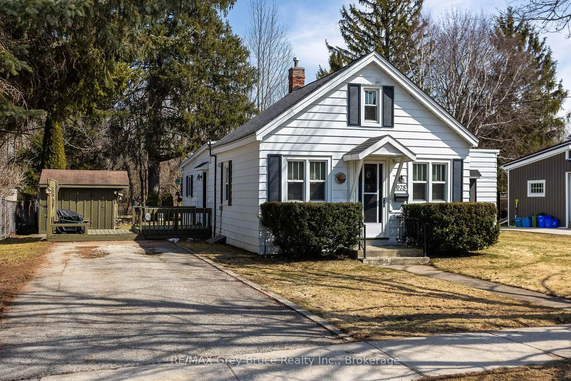 Photo 3 of 1075 6th Avenue W, Owen Sound — HOMEH
