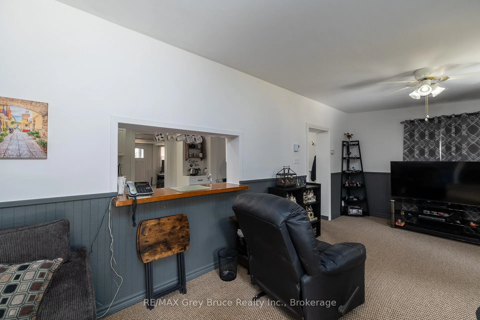 Photo 11 of 1075 6th Avenue W, Owen Sound — HOMEH