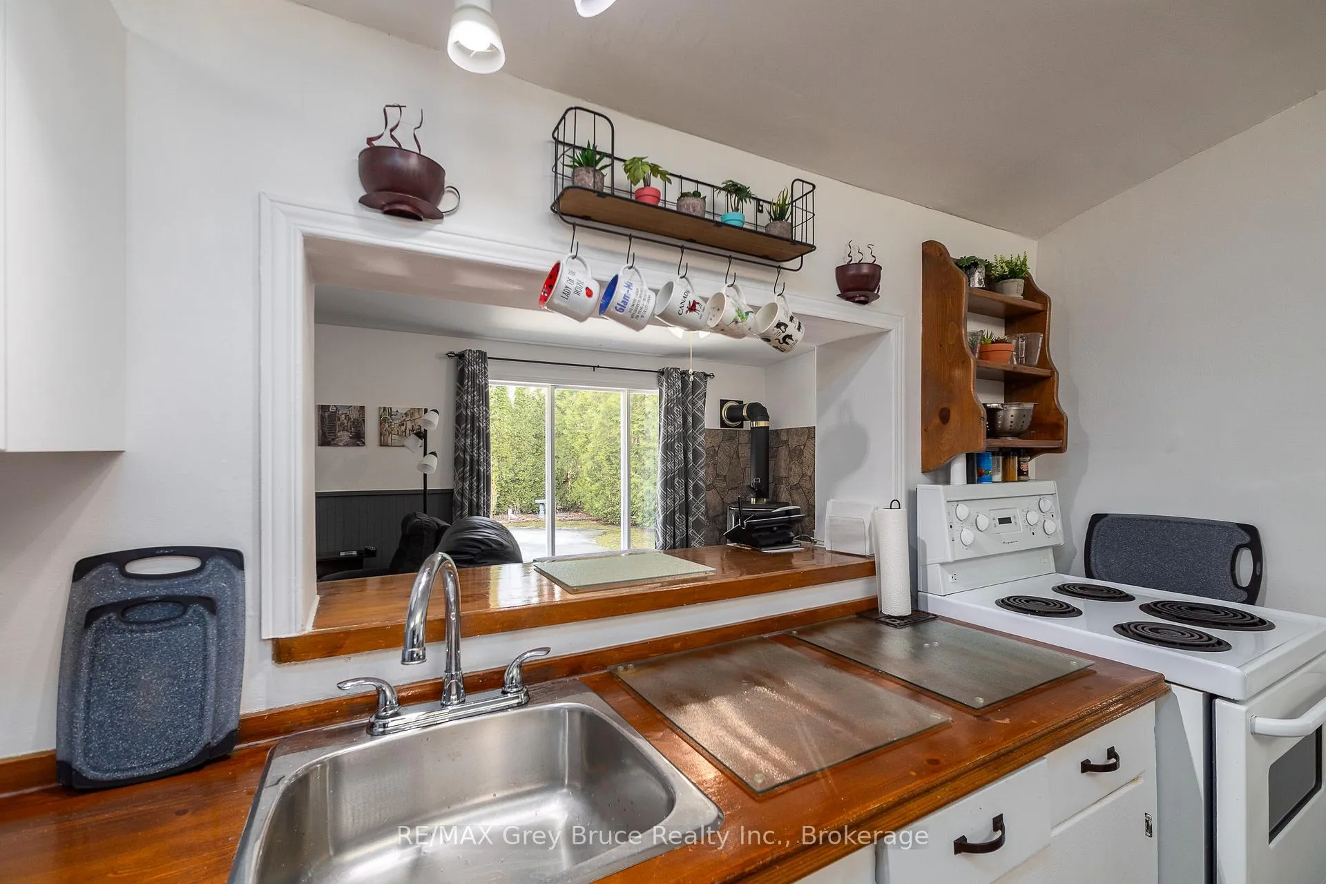 Photo 14 of 1075 6th Avenue W, Owen Sound — HOMEH
