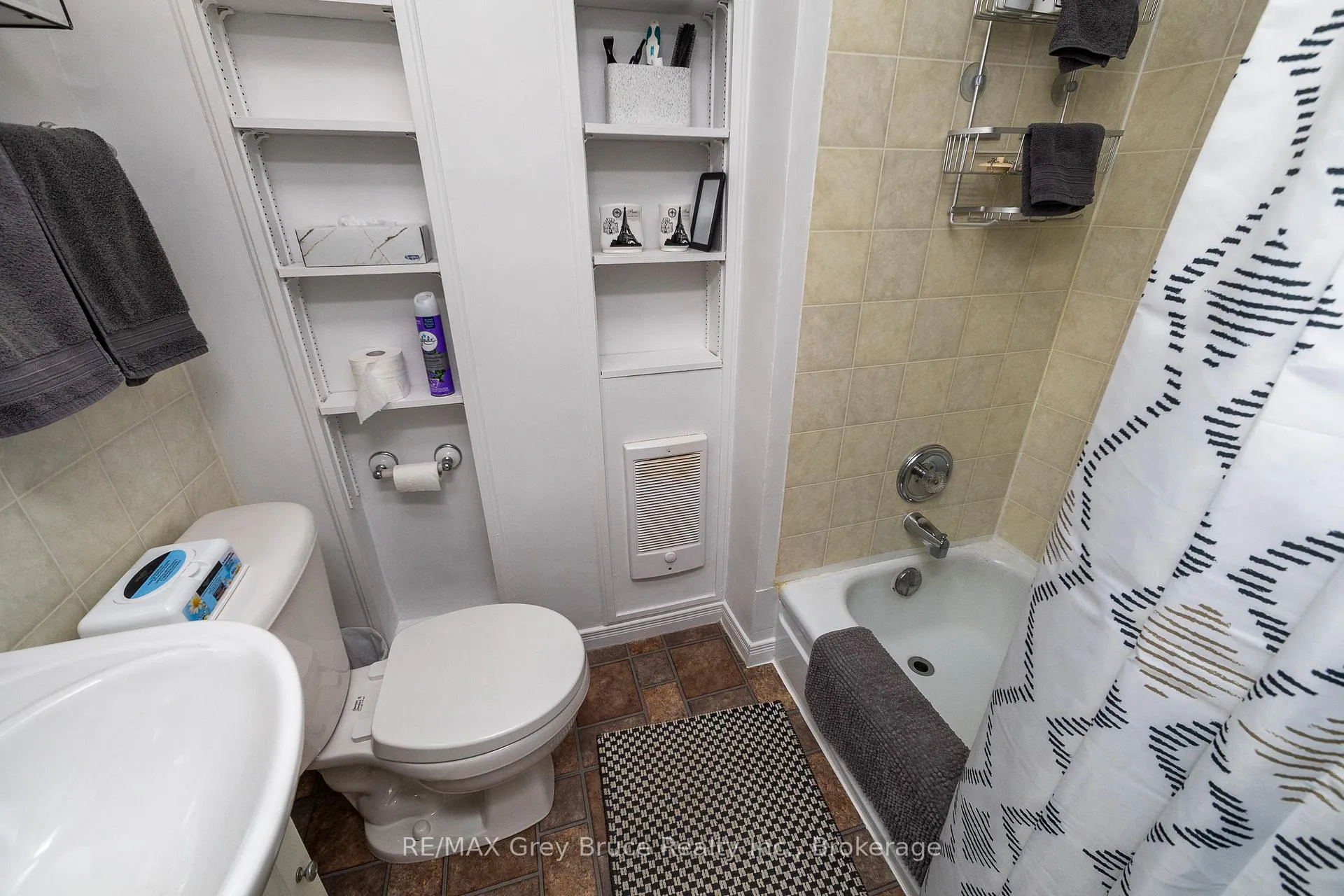 Photo 29 of 1075 6th Avenue W, Owen Sound — HOMEH