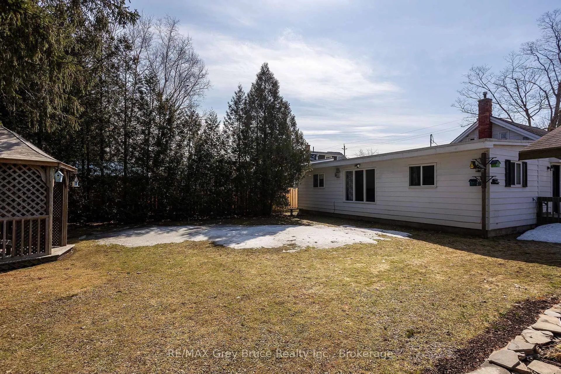 Photo 42 of 1075 6th Avenue W, Owen Sound — HOMEH