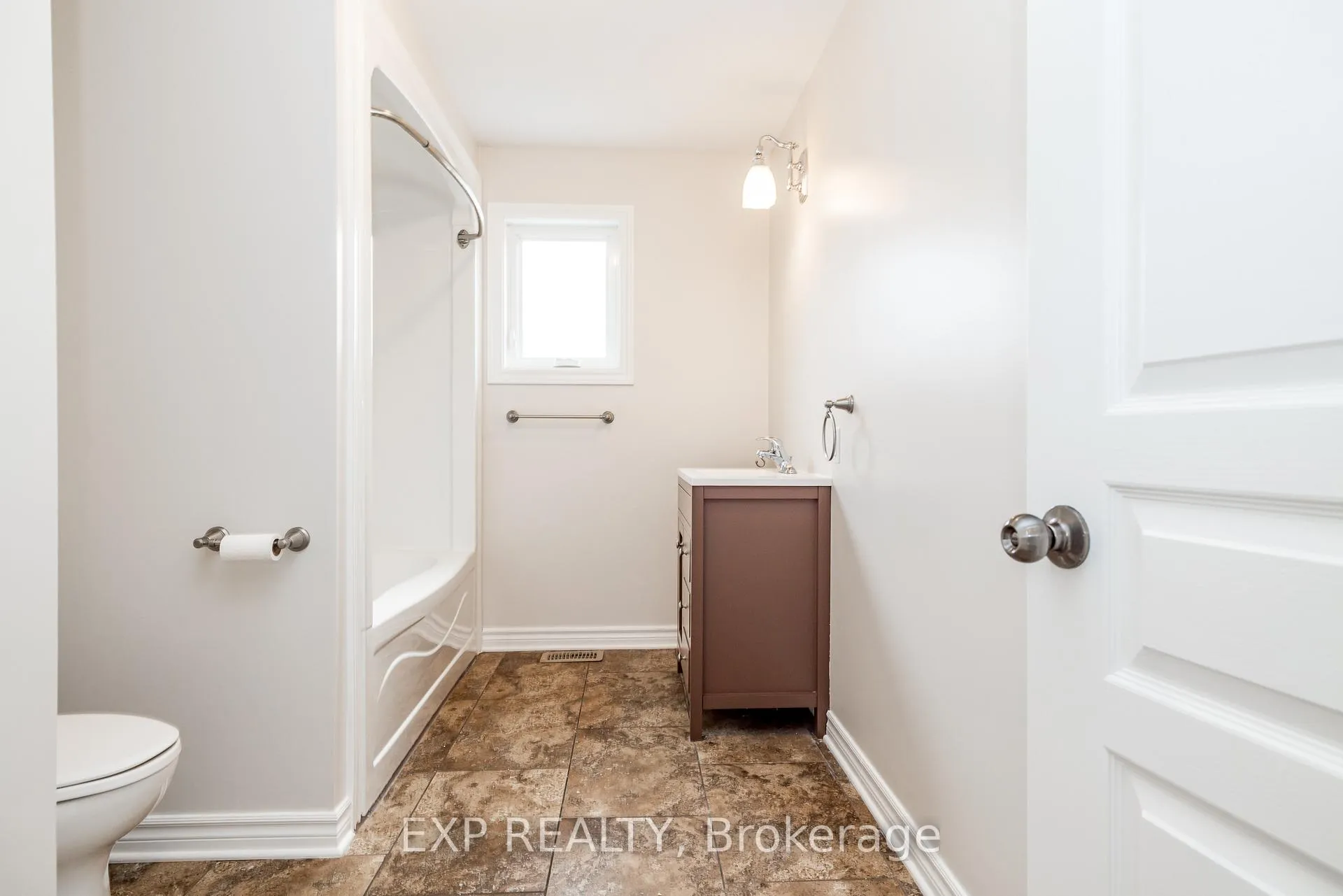 Photo 23 of 193 Napoleon Street, Carleton Place — HOMEH