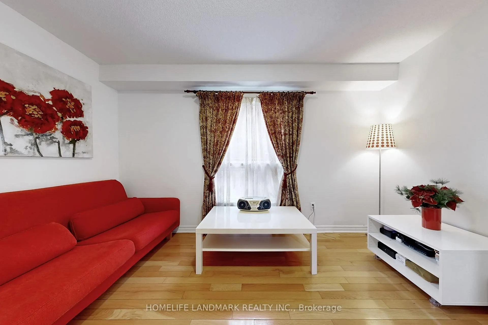 Photo 4 of 7 Lancashire Road, Markham, Unionville — HOMEH
