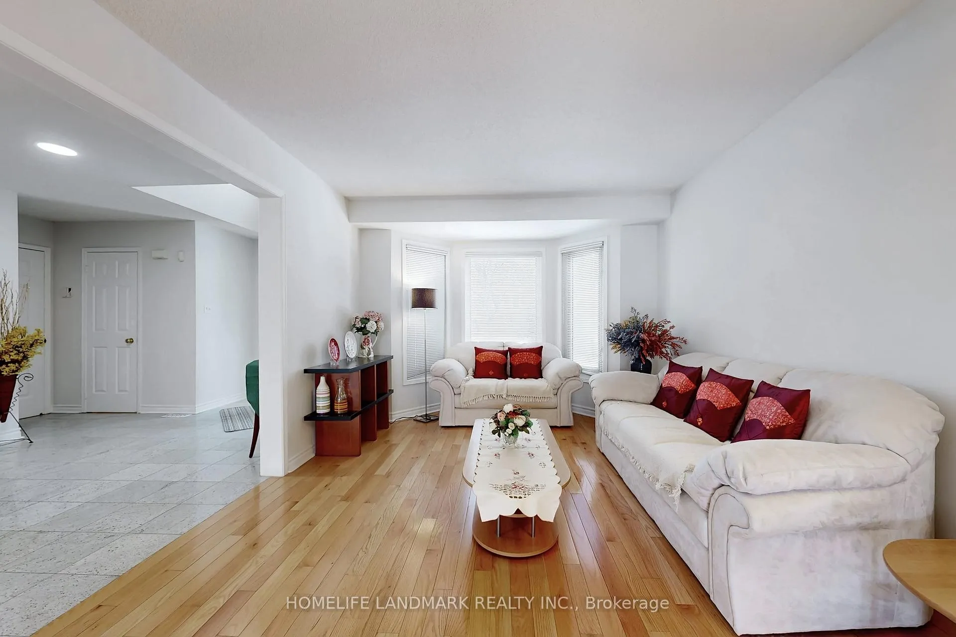 Photo 6 of 7 Lancashire Road, Markham, Unionville — HOMEH