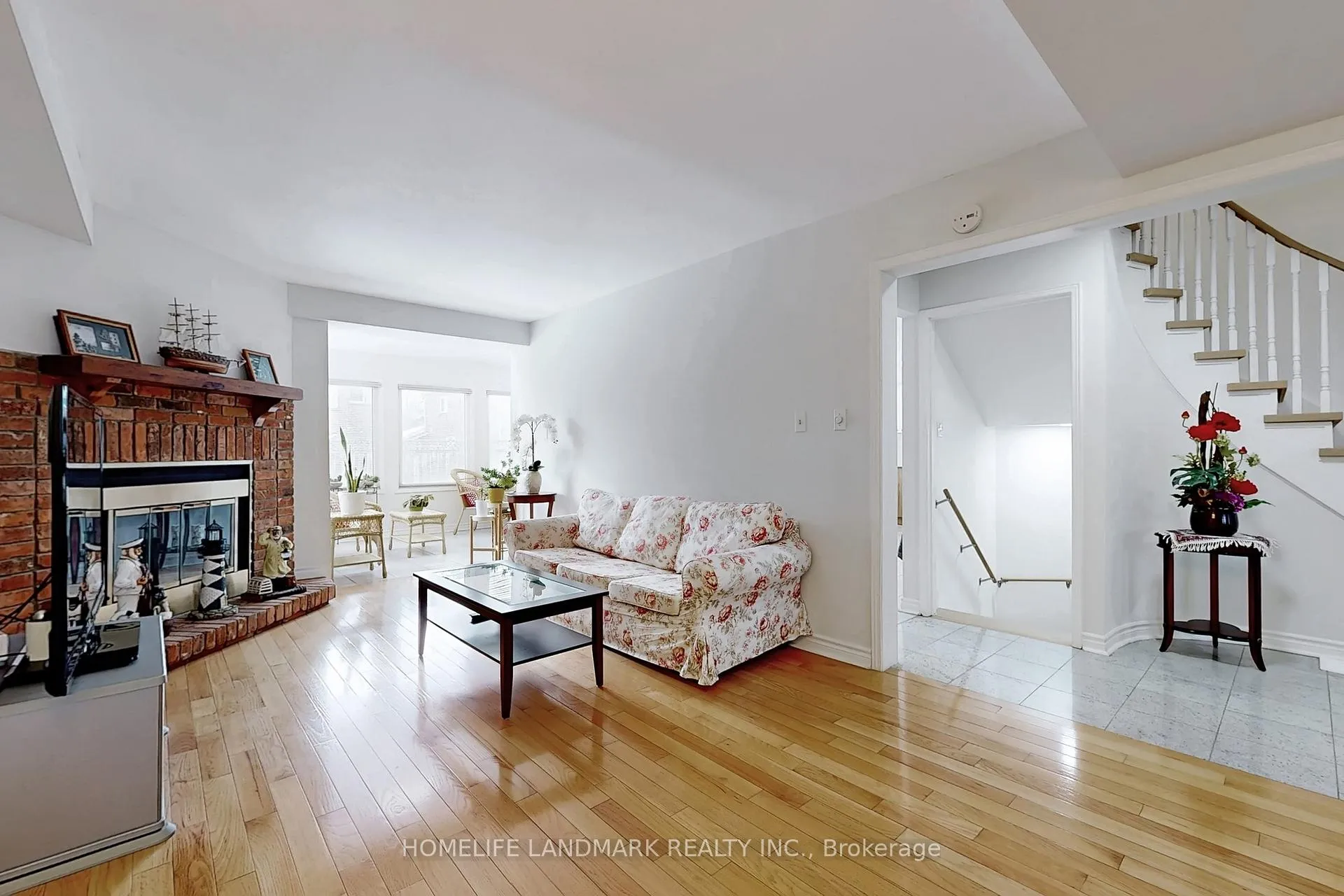 Photo 8 of 7 Lancashire Road, Markham, Unionville — HOMEH