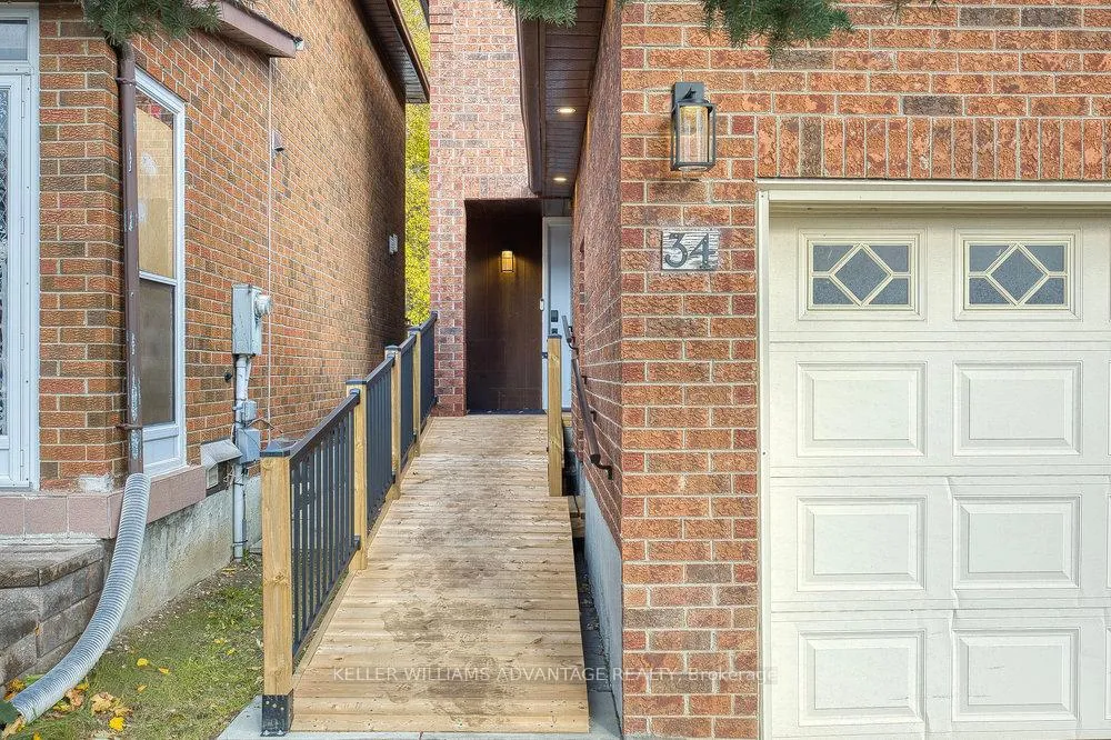 Photo 4 of 34 Ashmore Crescent, Markham, Milliken Mills East — HOMEH