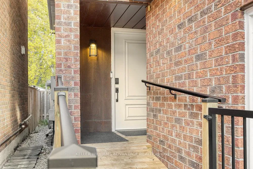 Photo 5 of 34 Ashmore Crescent, Markham, Milliken Mills East — HOMEH