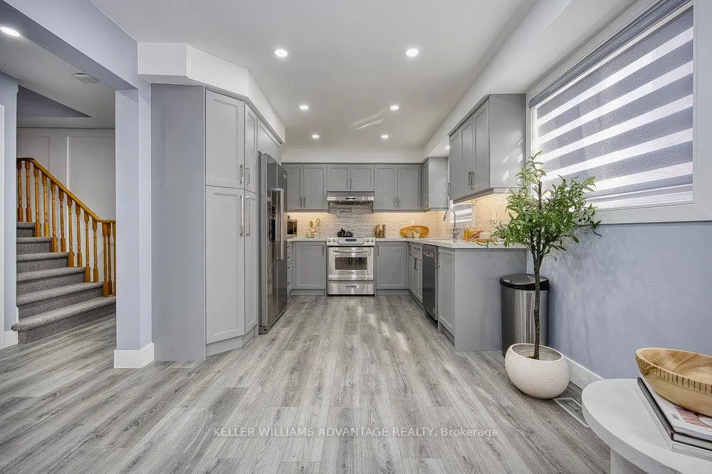 Photo 12 of 34 Ashmore Crescent, Markham, Milliken Mills East — HOMEH