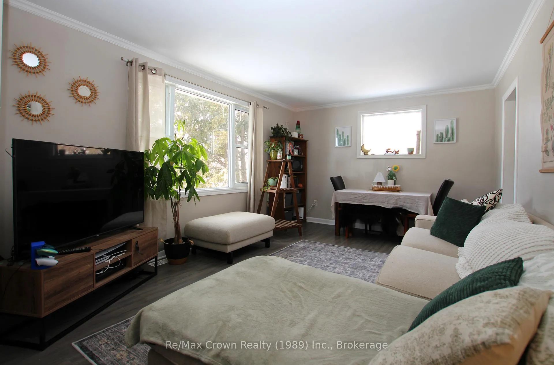 Photo 5 of 184 Lee Avenue, North Bay, Ferris — HOMEH