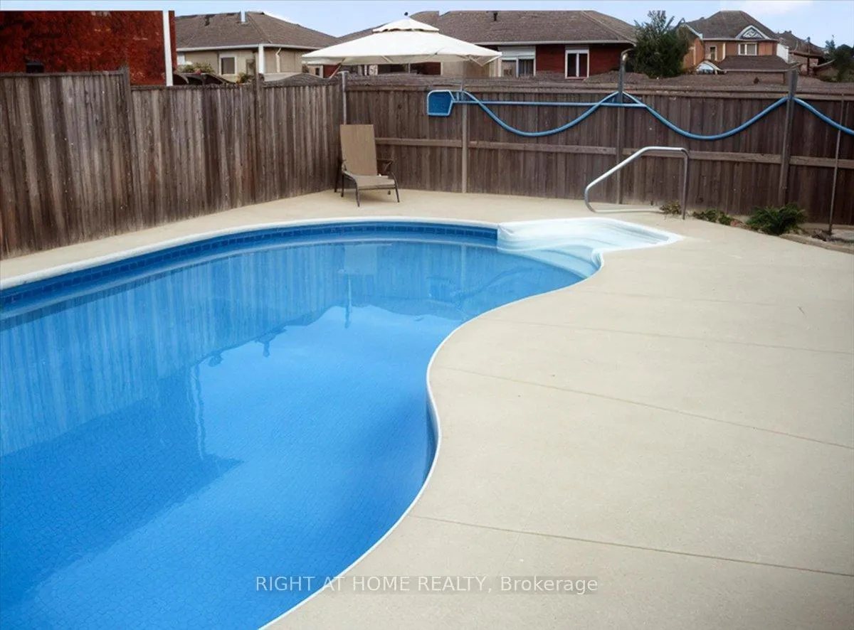 Photo 18 of 7 Michael Crescent, Barrie, East Bayfield — HOMEH