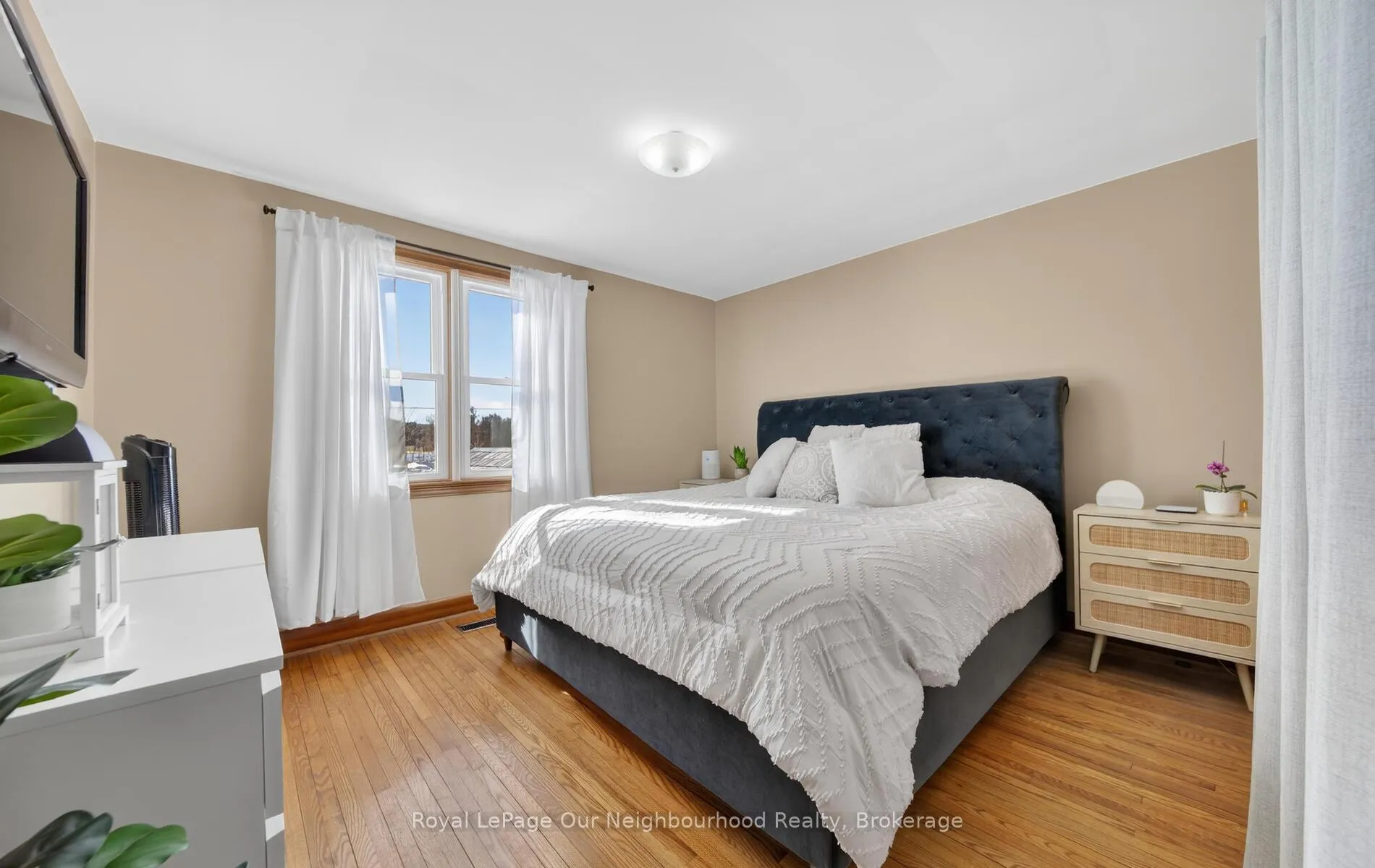 Photo 14 of 66 sidney Crescent, Quinte West, Sidney Ward — HOMEH