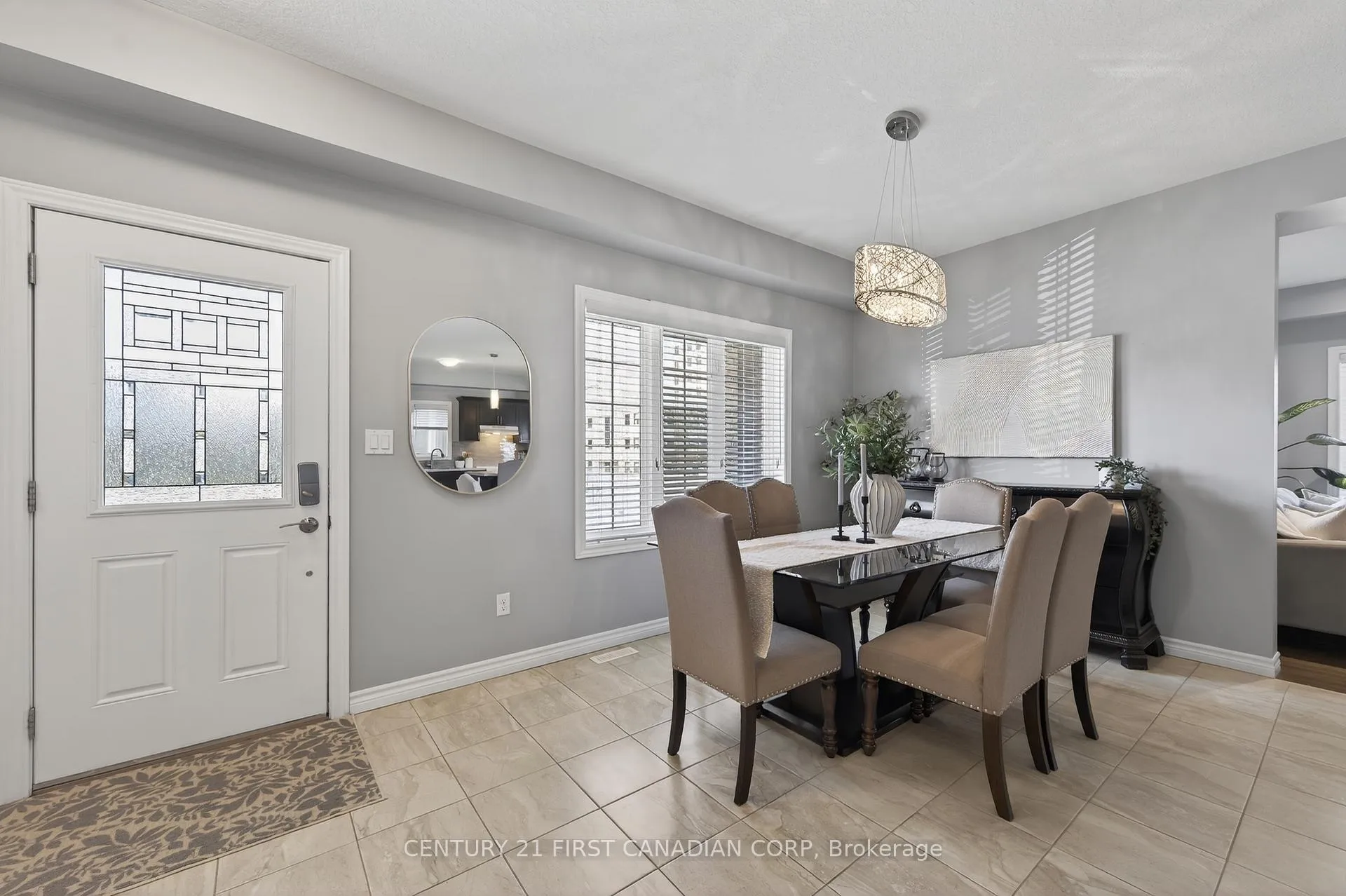 Photo 3 of 3173 Singleton Avenue, London, South W — HOMEH