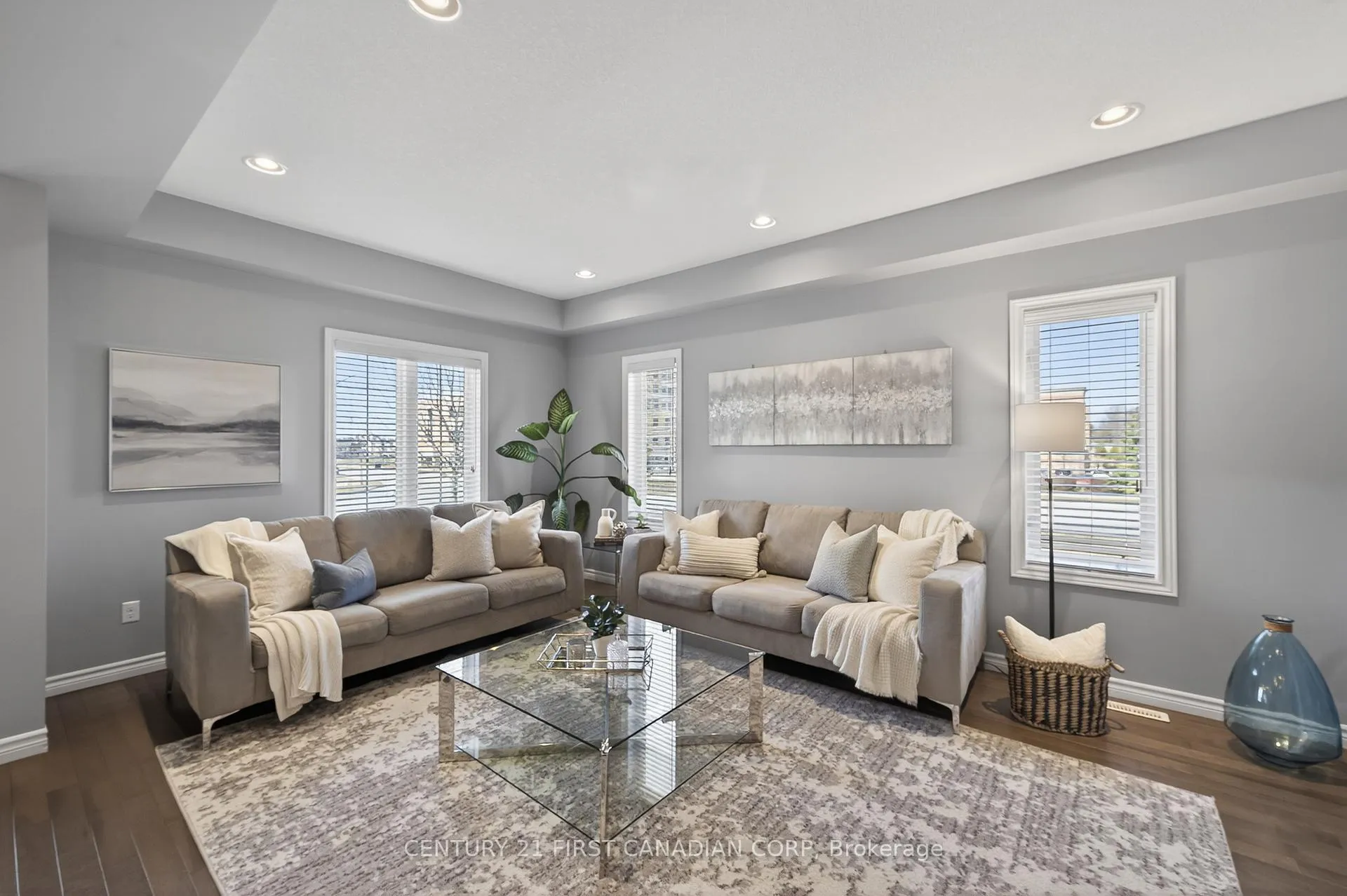 Photo 11 of 3173 Singleton Avenue, London, South W — HOMEH