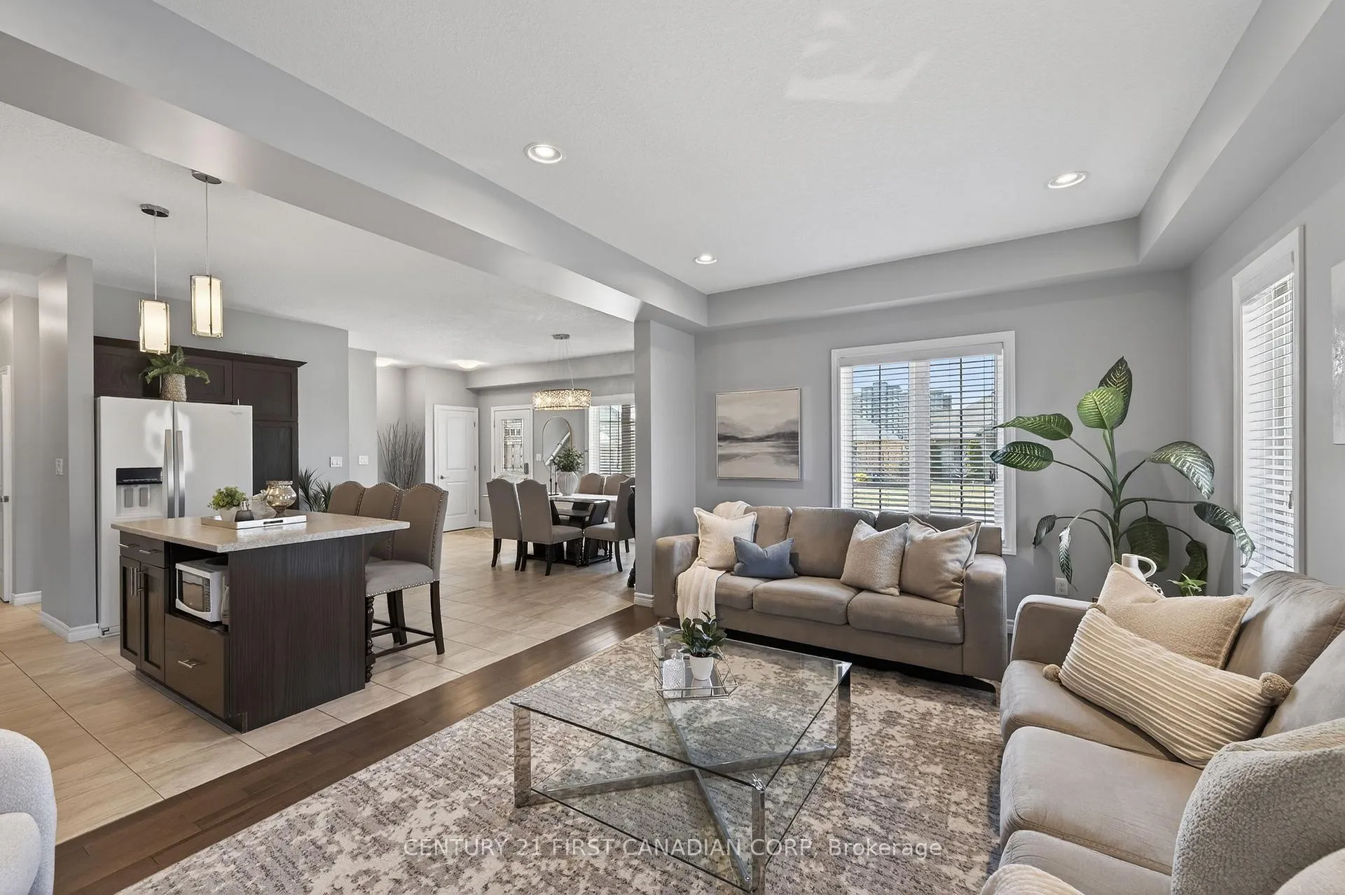 Photo 12 of 3173 Singleton Avenue, London, South W — HOMEH
