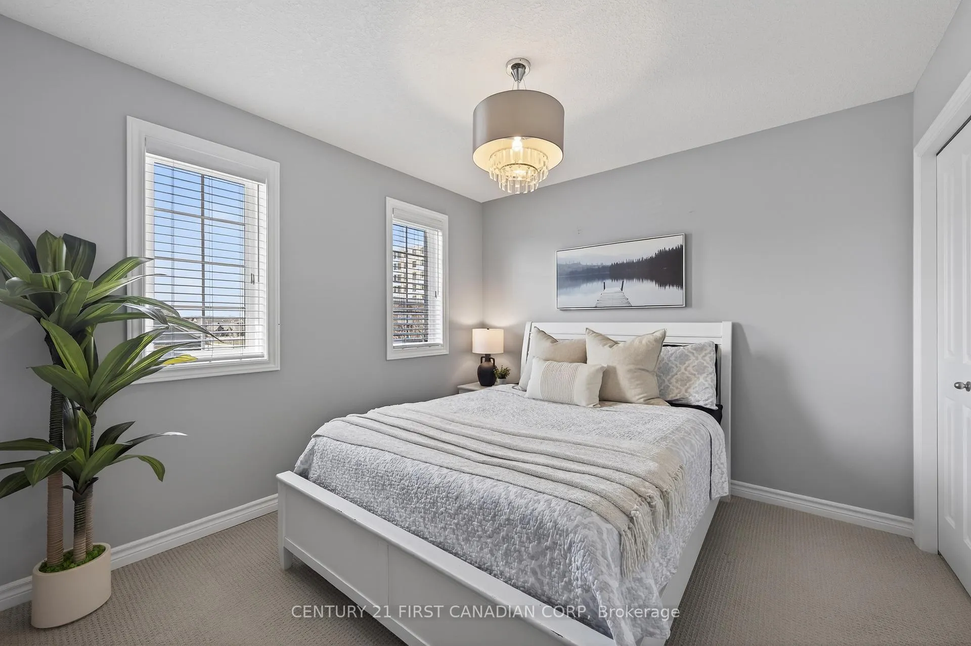 Photo 23 of 3173 Singleton Avenue, London, South W — HOMEH