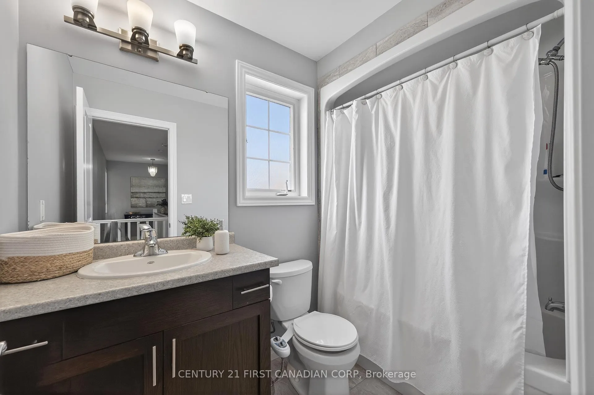 Photo 27 of 3173 Singleton Avenue, London, South W — HOMEH