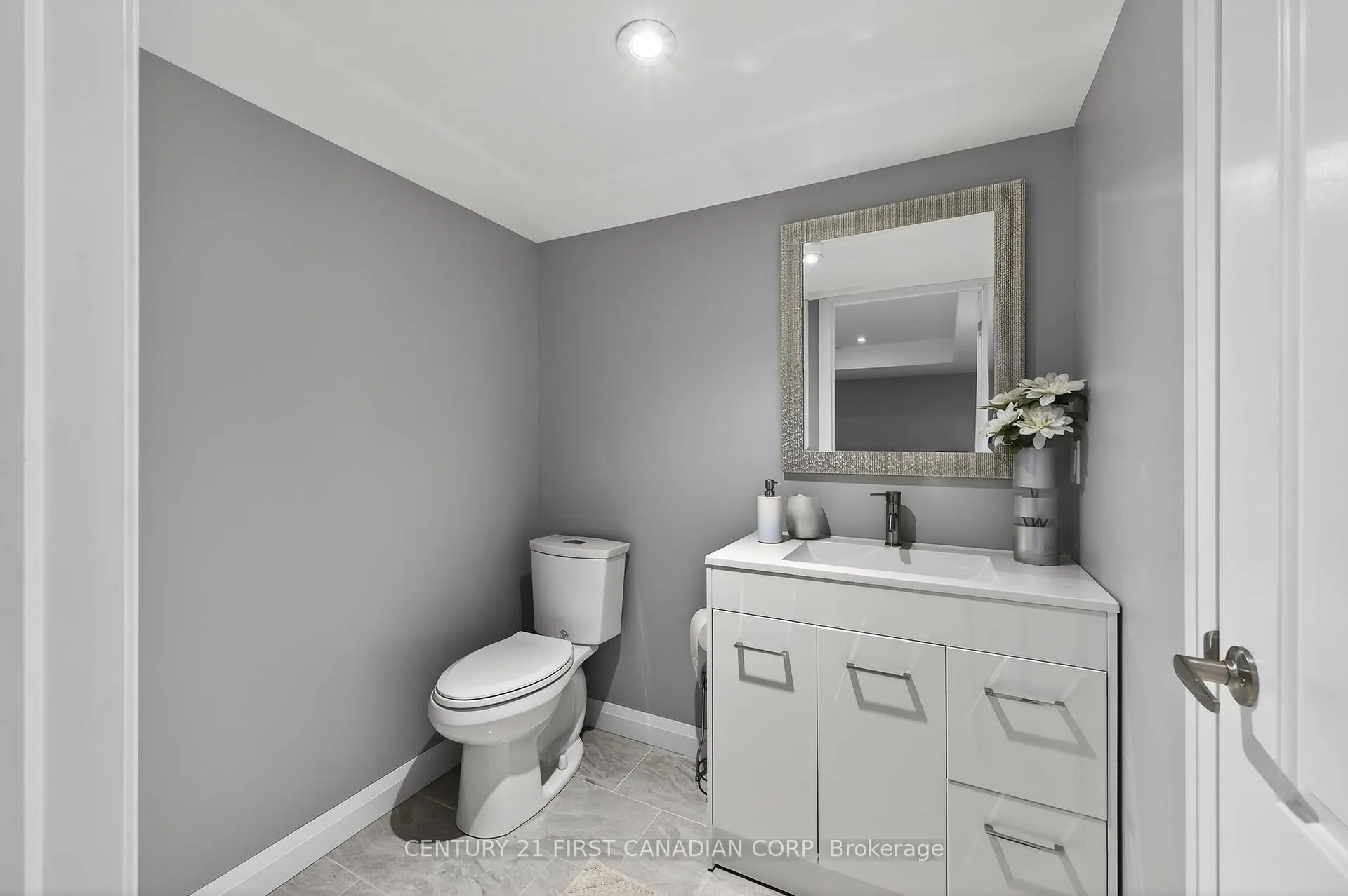 Photo 33 of 3173 Singleton Avenue, London, South W — HOMEH