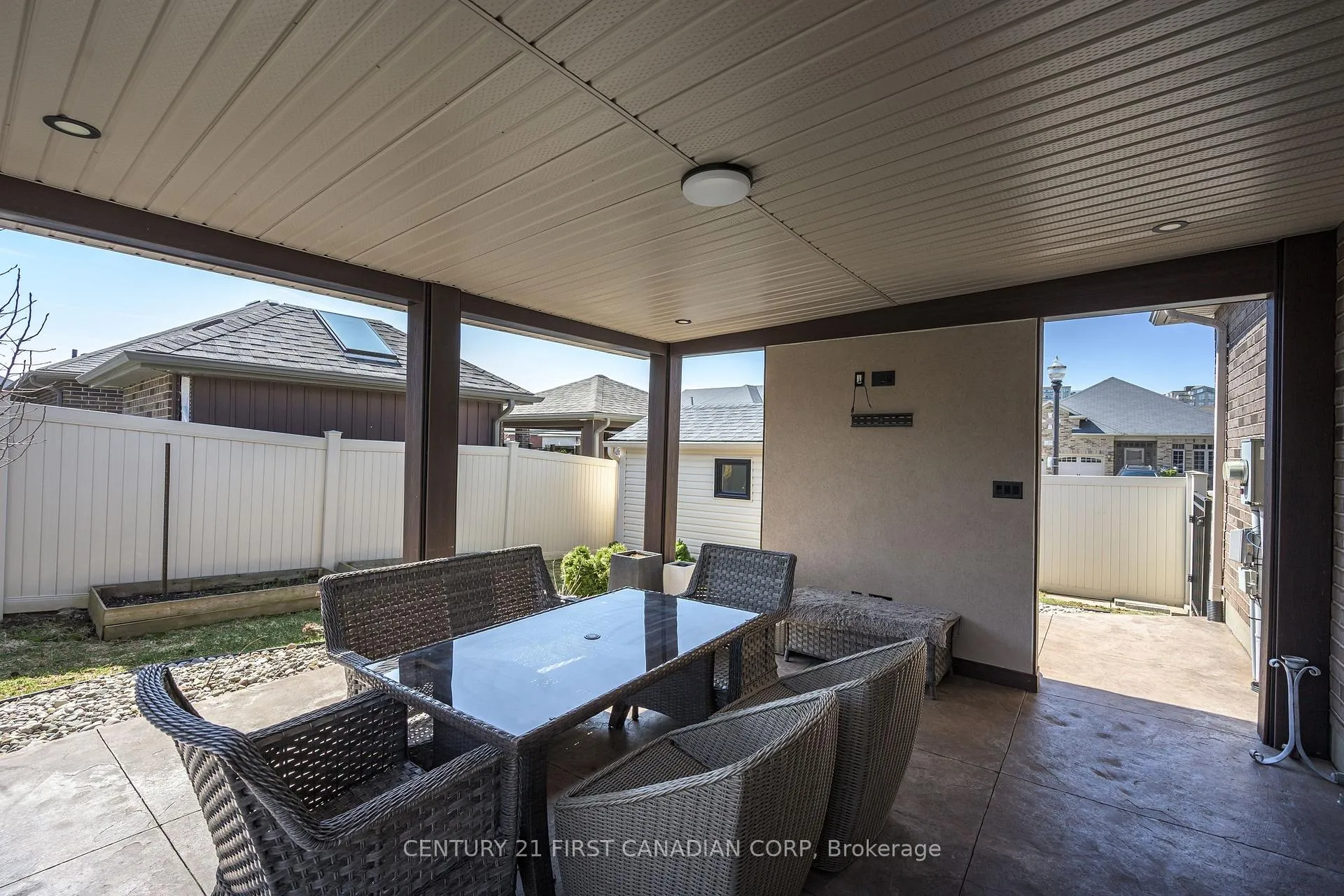 Photo 34 of 3173 Singleton Avenue, London, South W — HOMEH