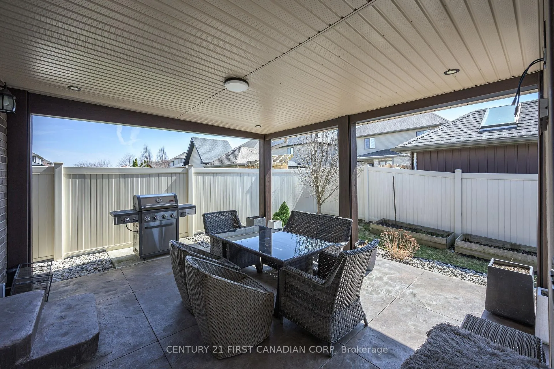 Photo 35 of 3173 Singleton Avenue, London, South W — HOMEH
