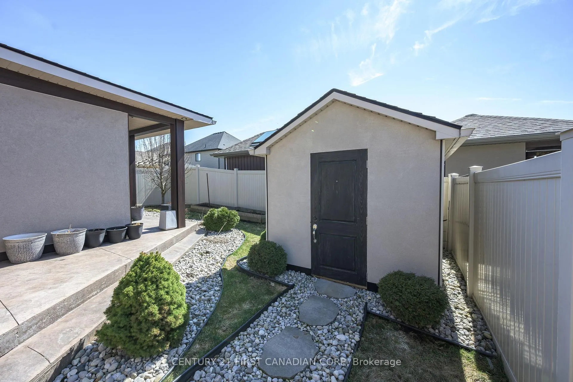 Photo 37 of 3173 Singleton Avenue, London, South W — HOMEH