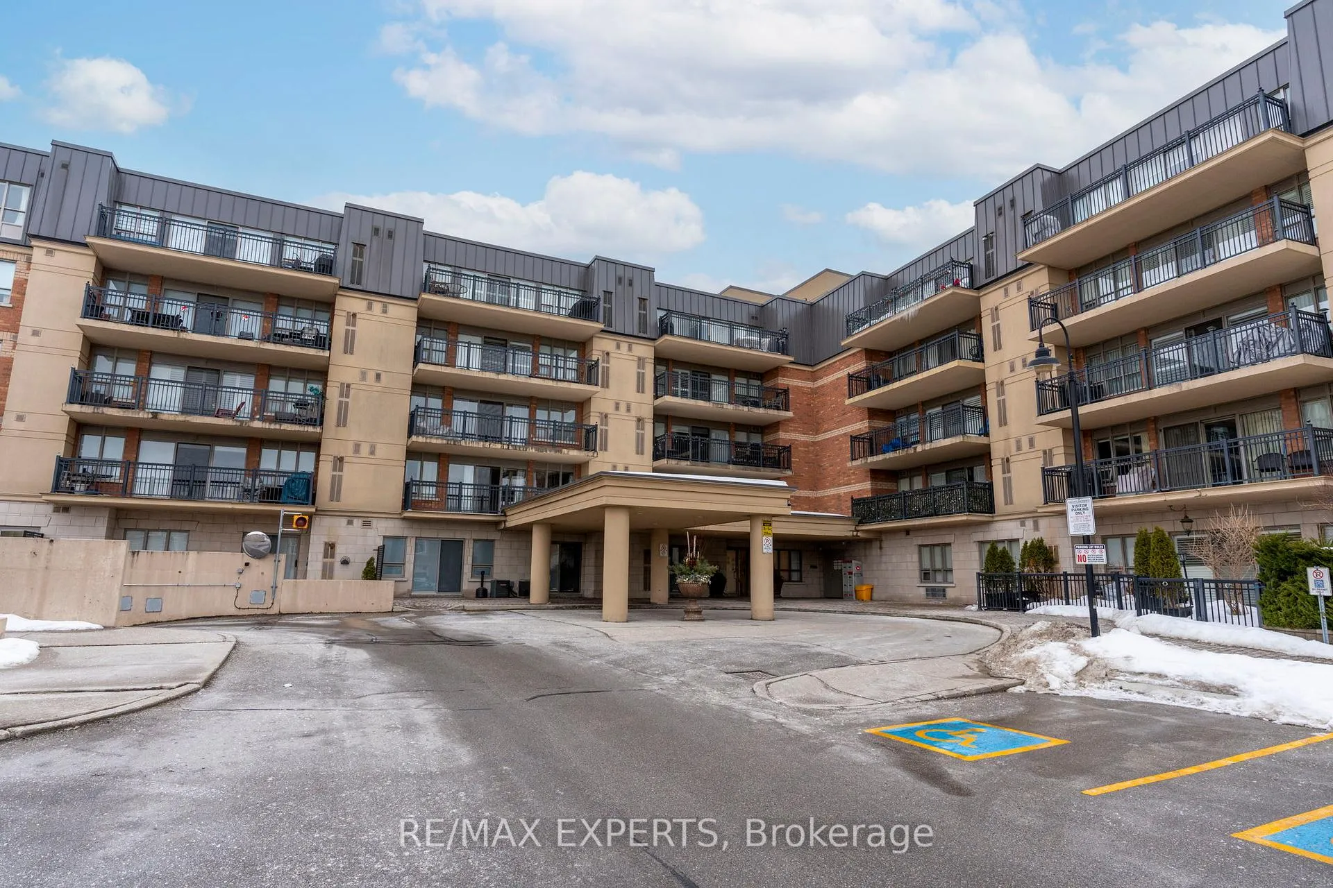 Photo 1 of Unit 212, 8026 Kipling Avenue, Vaughan, West Woodbridge — HOMEH