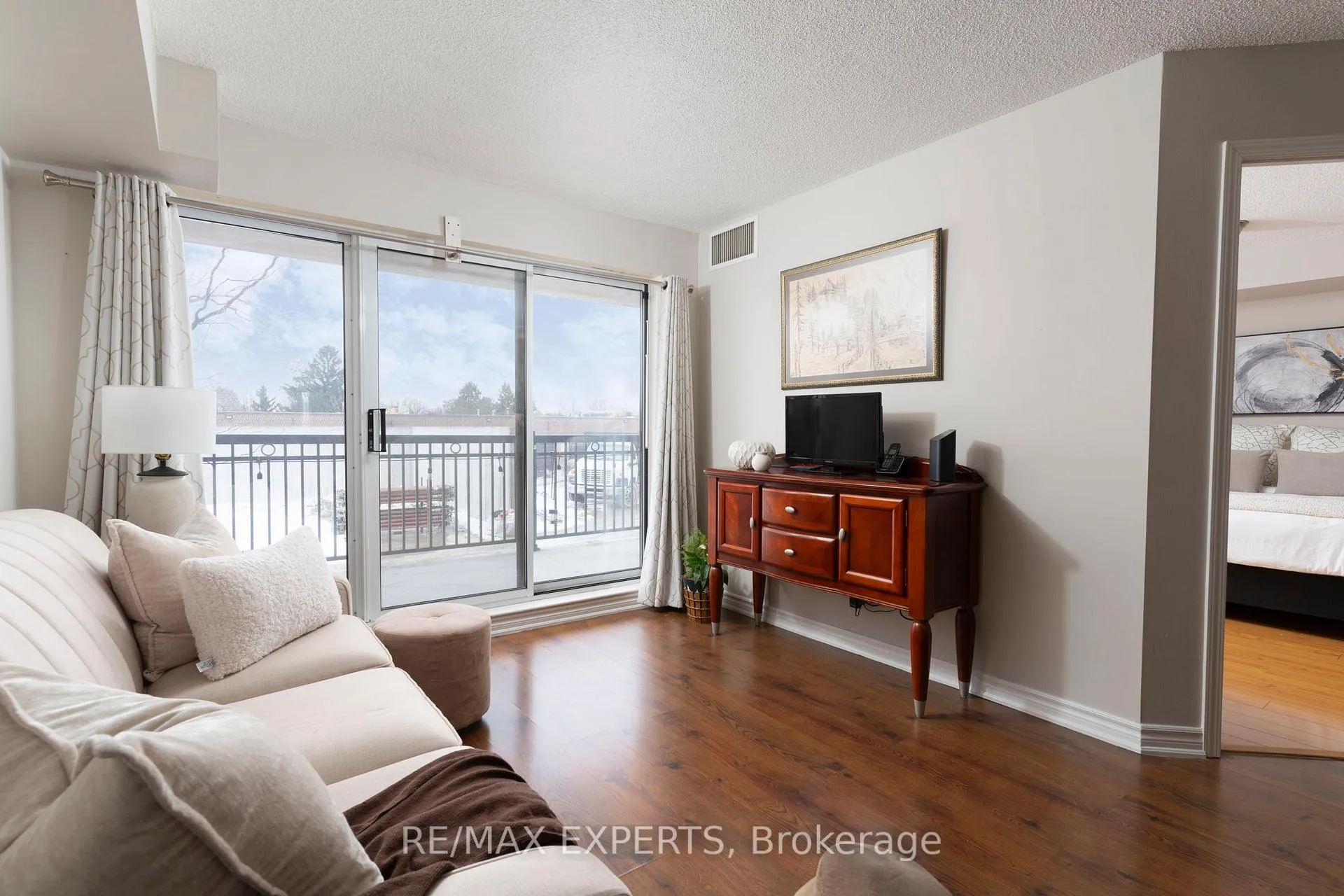Photo 12 of Unit 212, 8026 Kipling Avenue, Vaughan, West Woodbridge — HOMEH