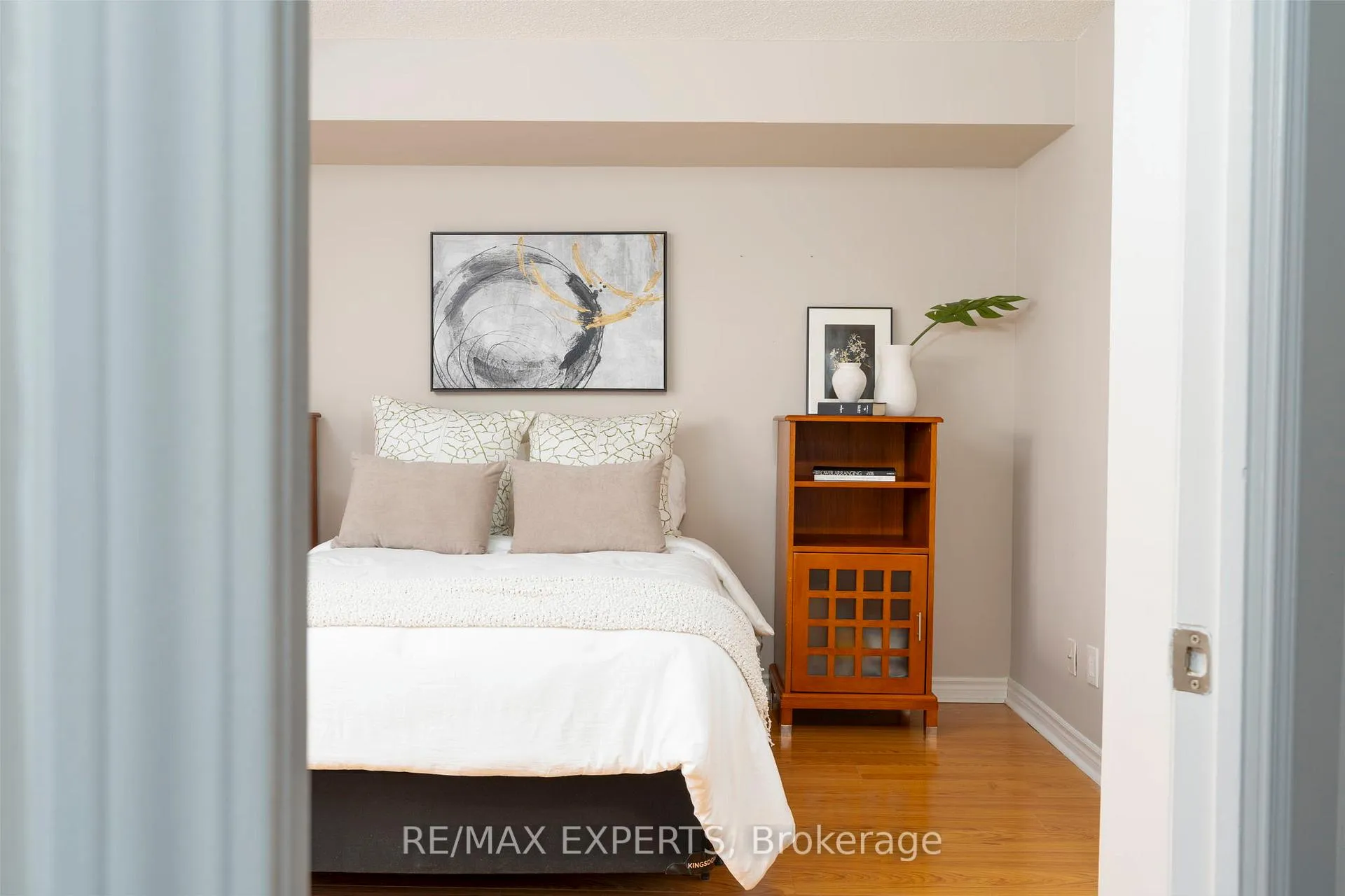 Photo 16 of Unit 212, 8026 Kipling Avenue, Vaughan, West Woodbridge — HOMEH