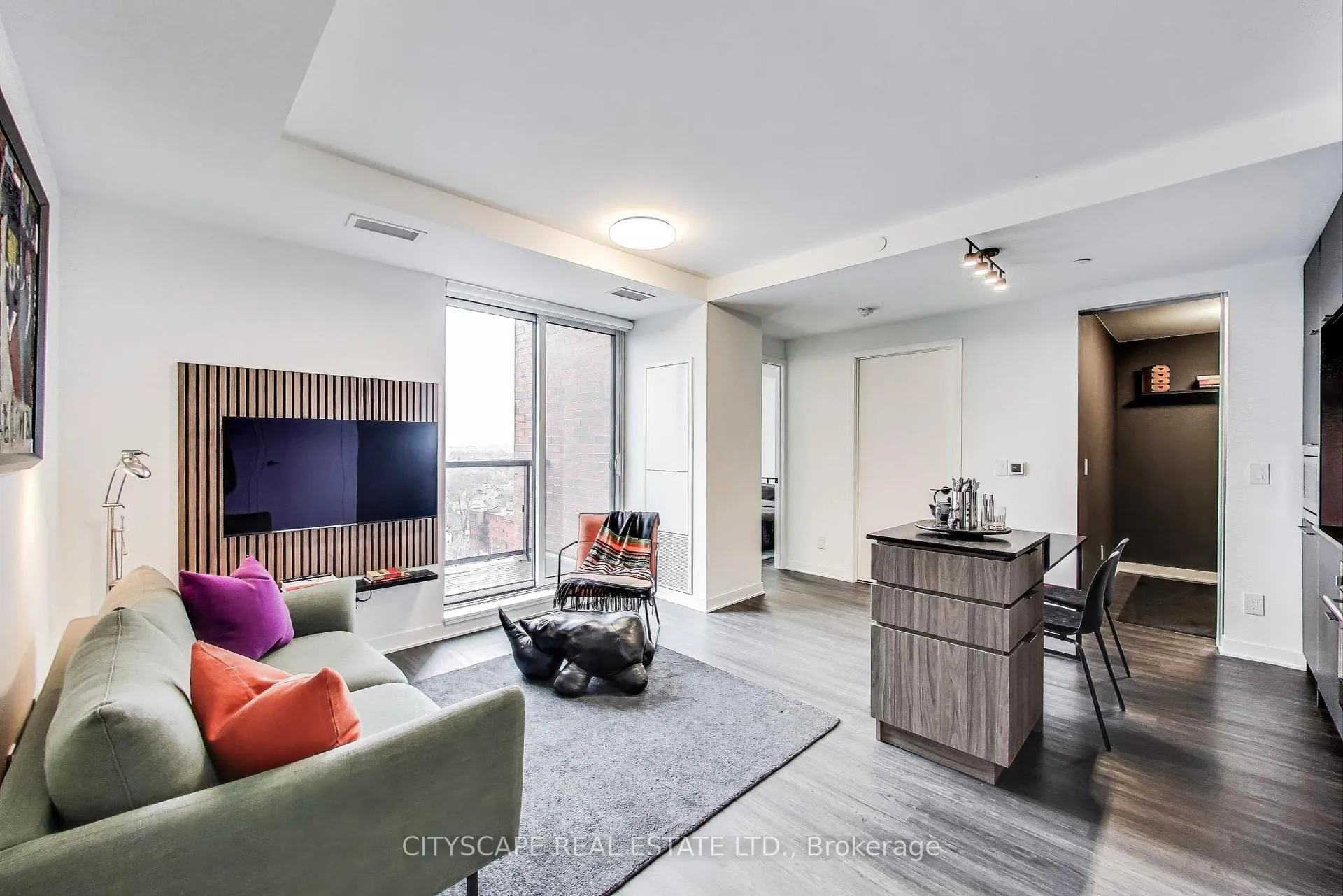 Photo 7 of Unit 1210, 185 Alberta Avenue, Toronto, Oakwood Village — HOMEH