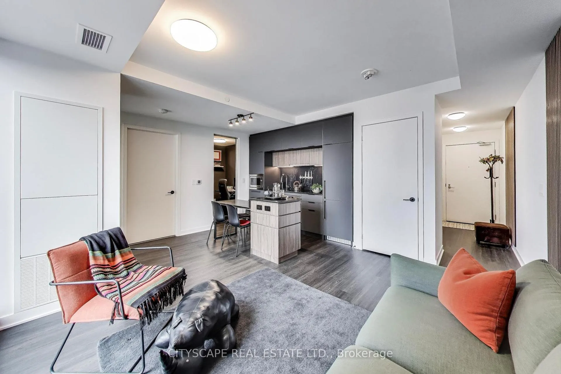 Photo 9 of Unit 1210, 185 Alberta Avenue, Toronto, Oakwood Village — HOMEH