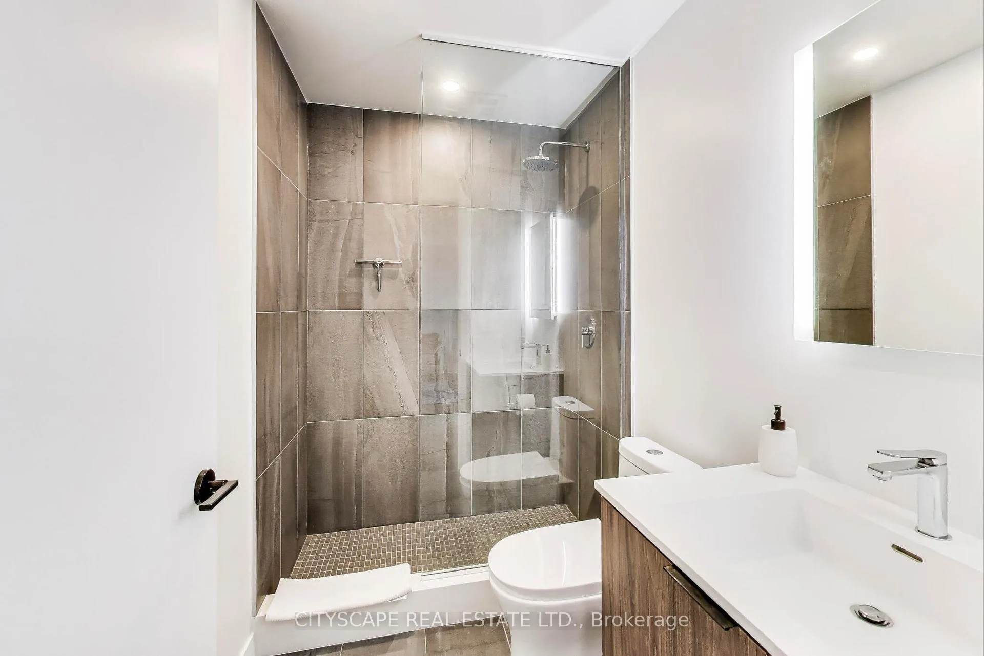 Photo 21 of Unit 1210, 185 Alberta Avenue, Toronto, Oakwood Village — HOMEH