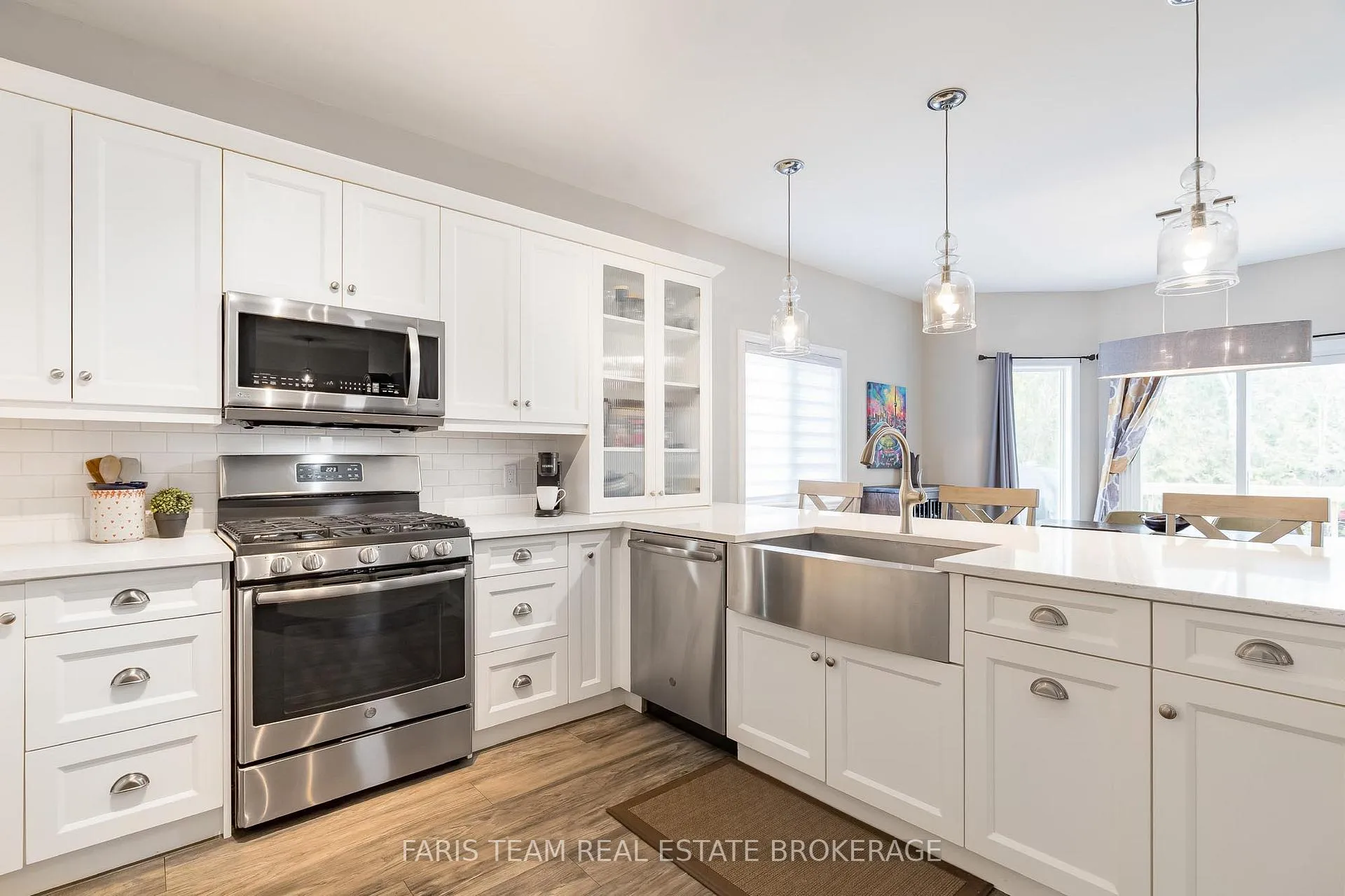 Photo 7 of 29 Riverdale Drive, Wasaga Beach — HOMEH