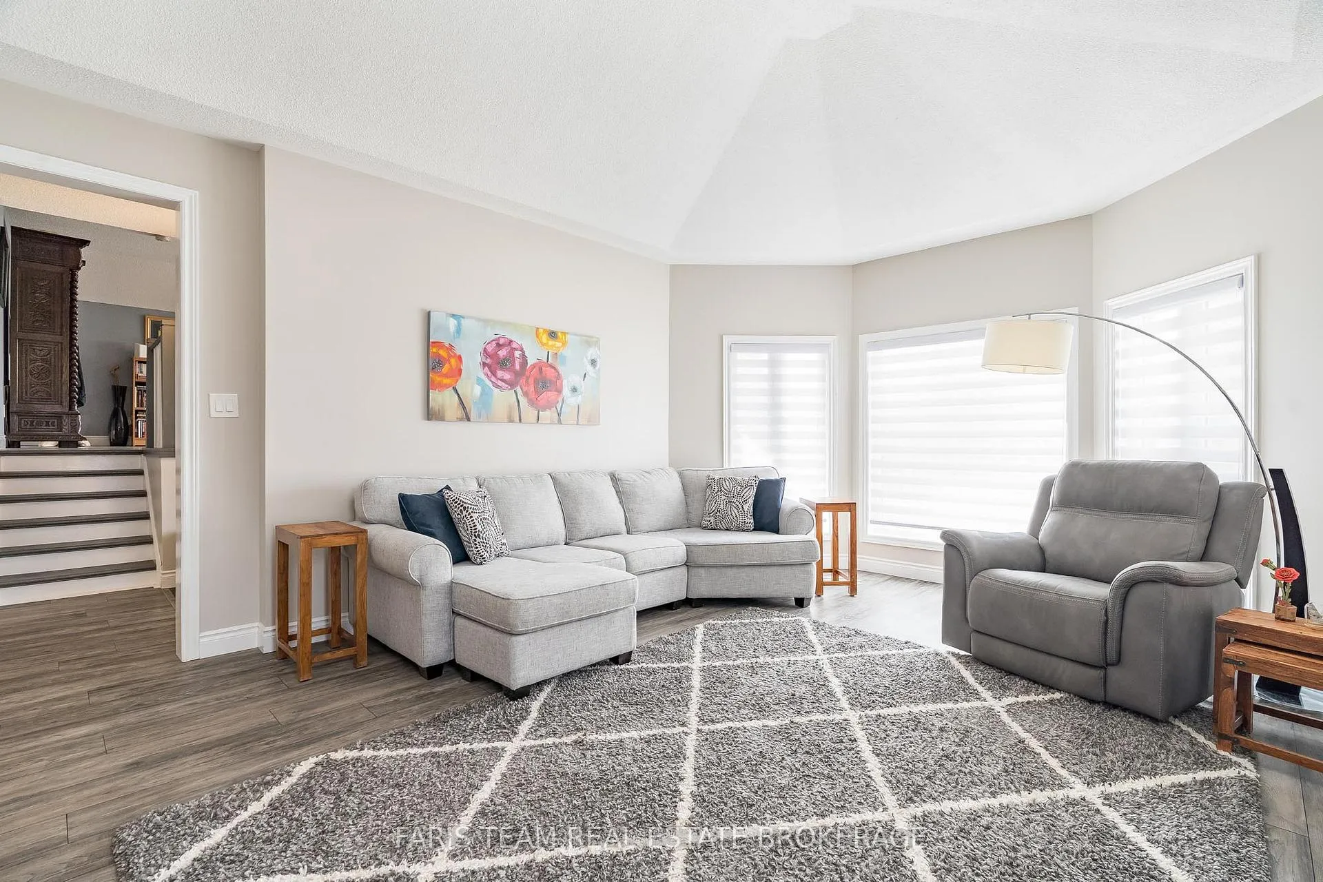 Photo 12 of 29 Riverdale Drive, Wasaga Beach — HOMEH
