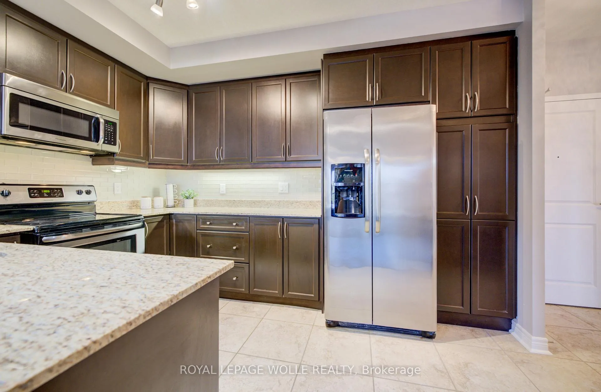 Photo 9 of Unit 407, 539 Belmont Avenue W, Kitchener — HOMEH